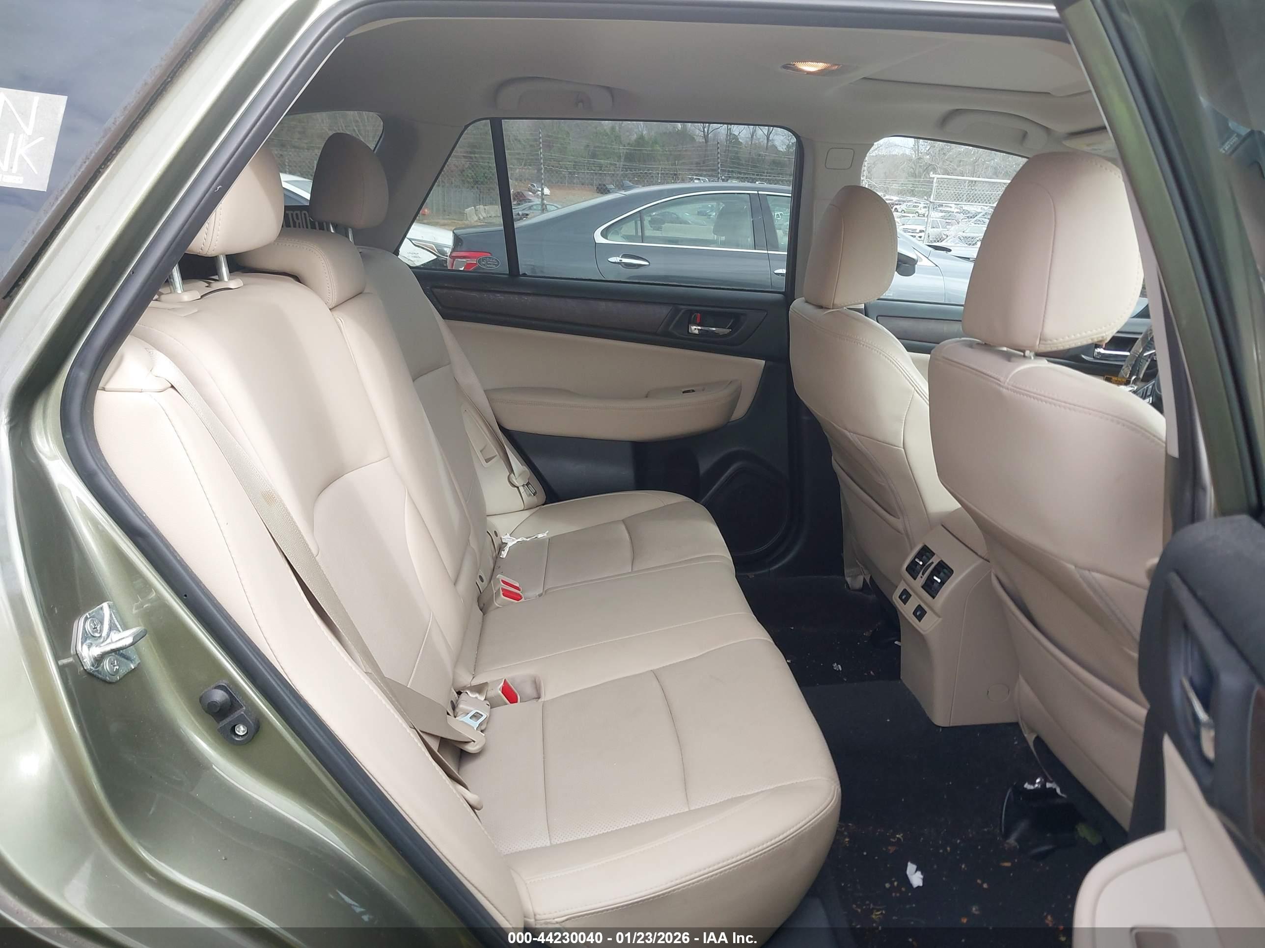SUBARU OUTBACK image 8