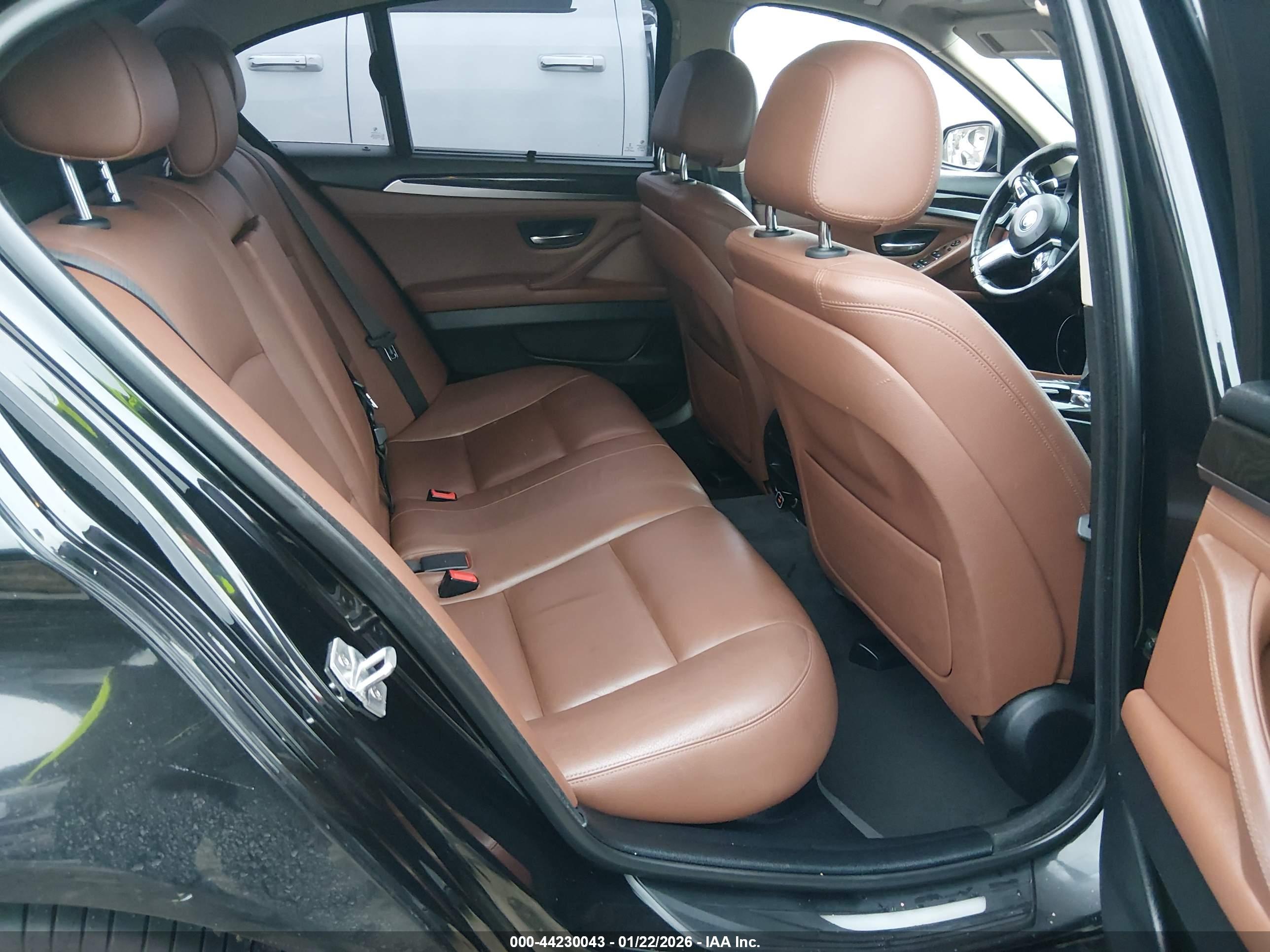 BMW 535I image 8