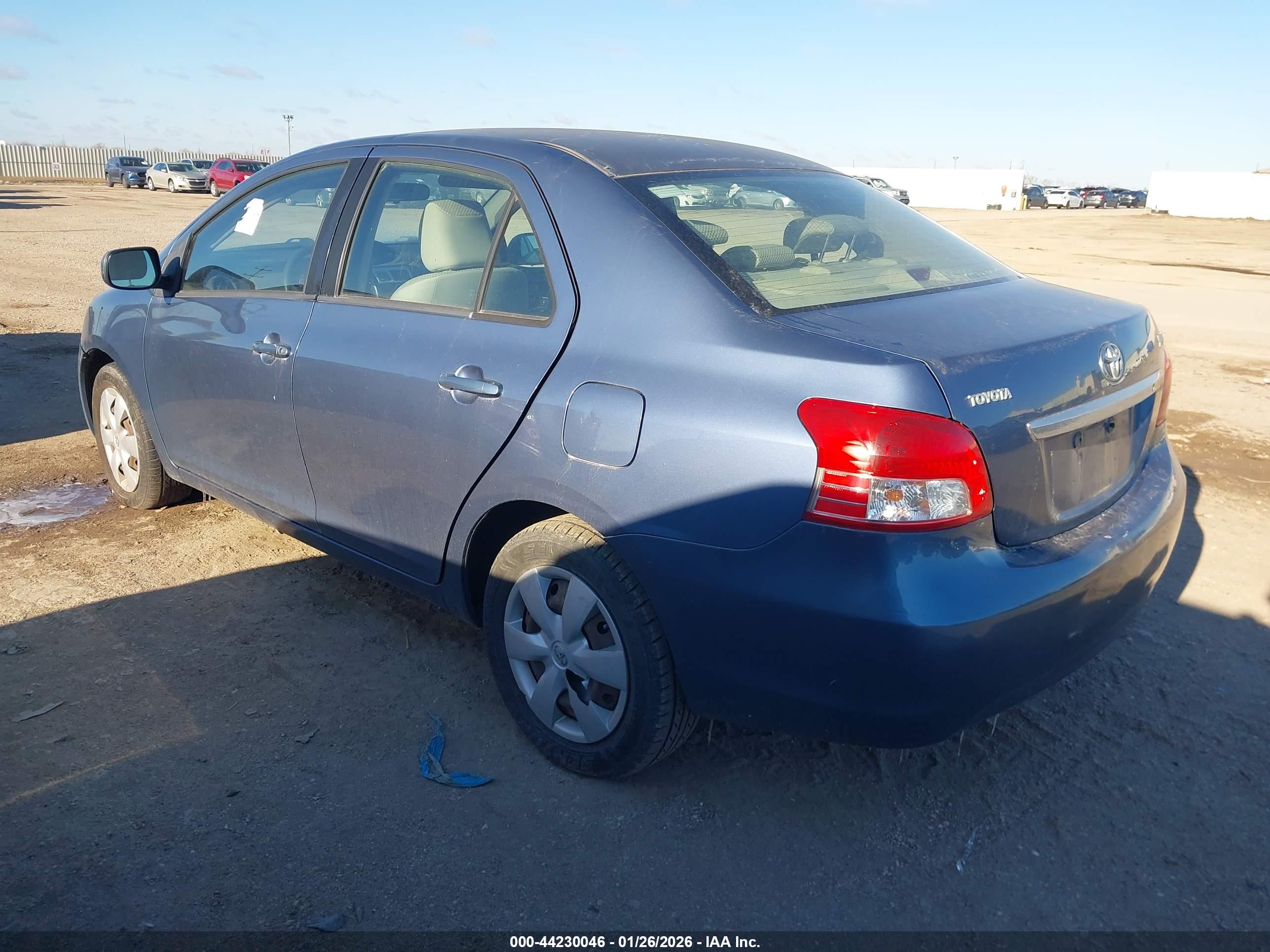 TOYOTA YARIS image 3