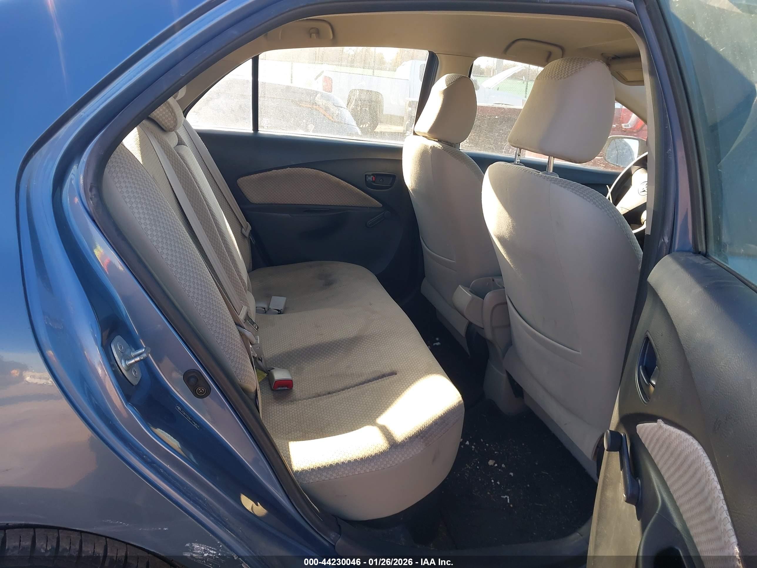 TOYOTA YARIS image 8
