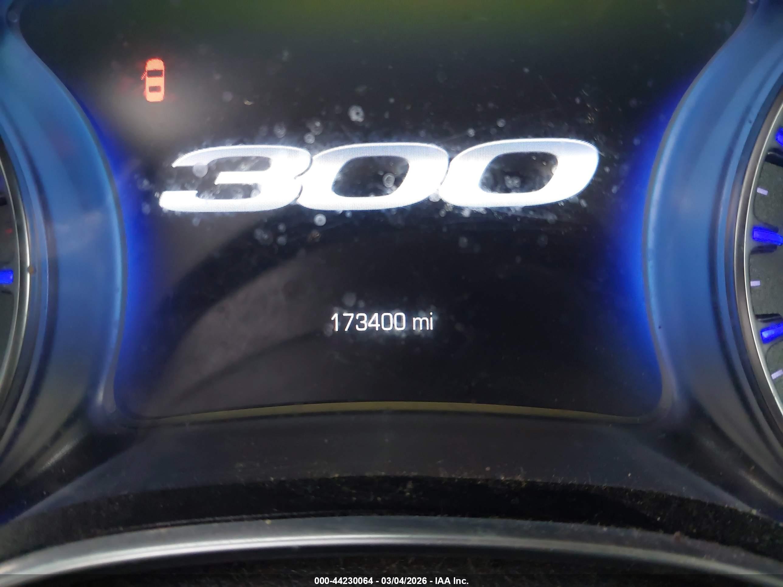 CHRYSLER 300 image 7