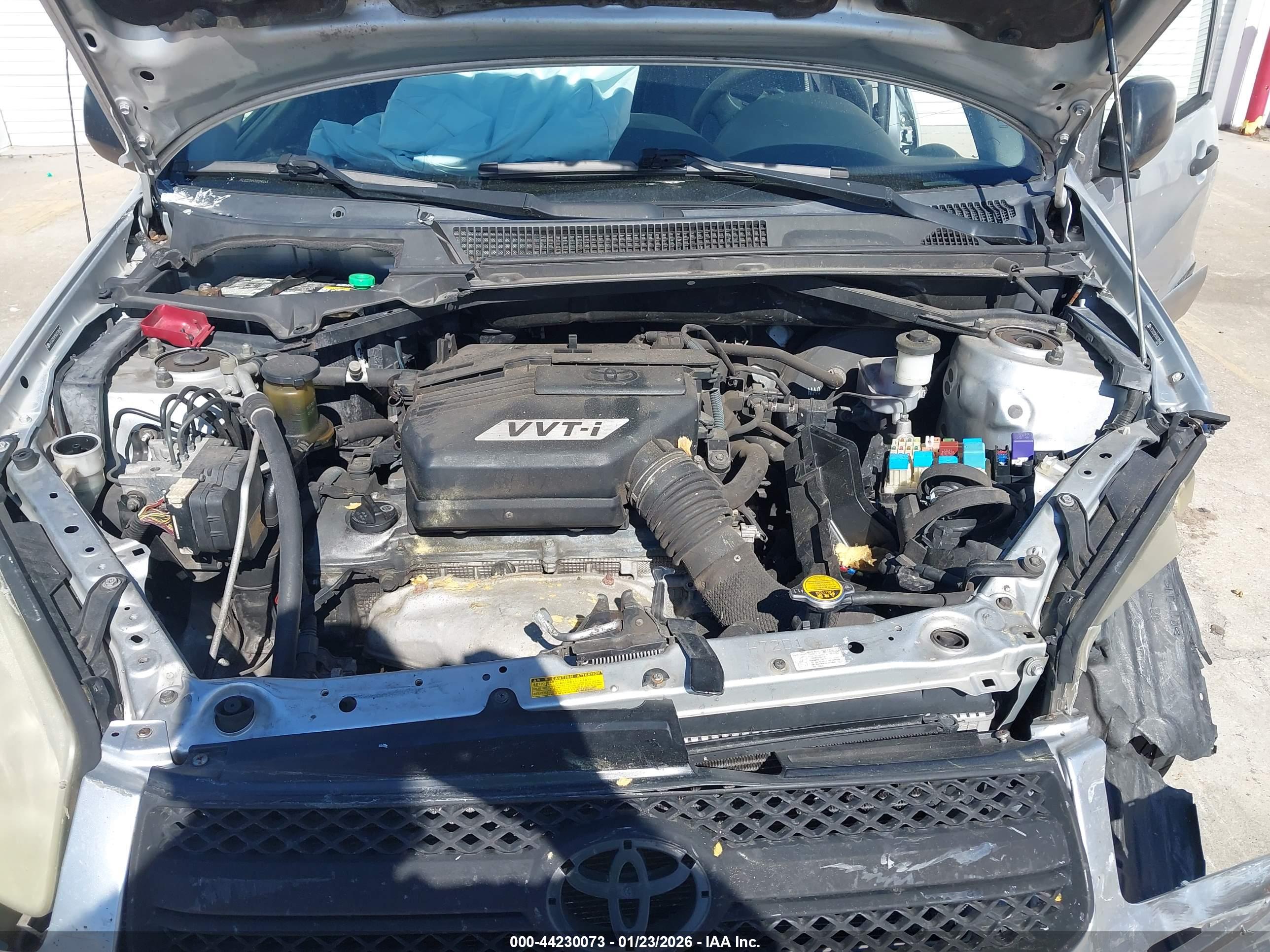 TOYOTA RAV4 image 10