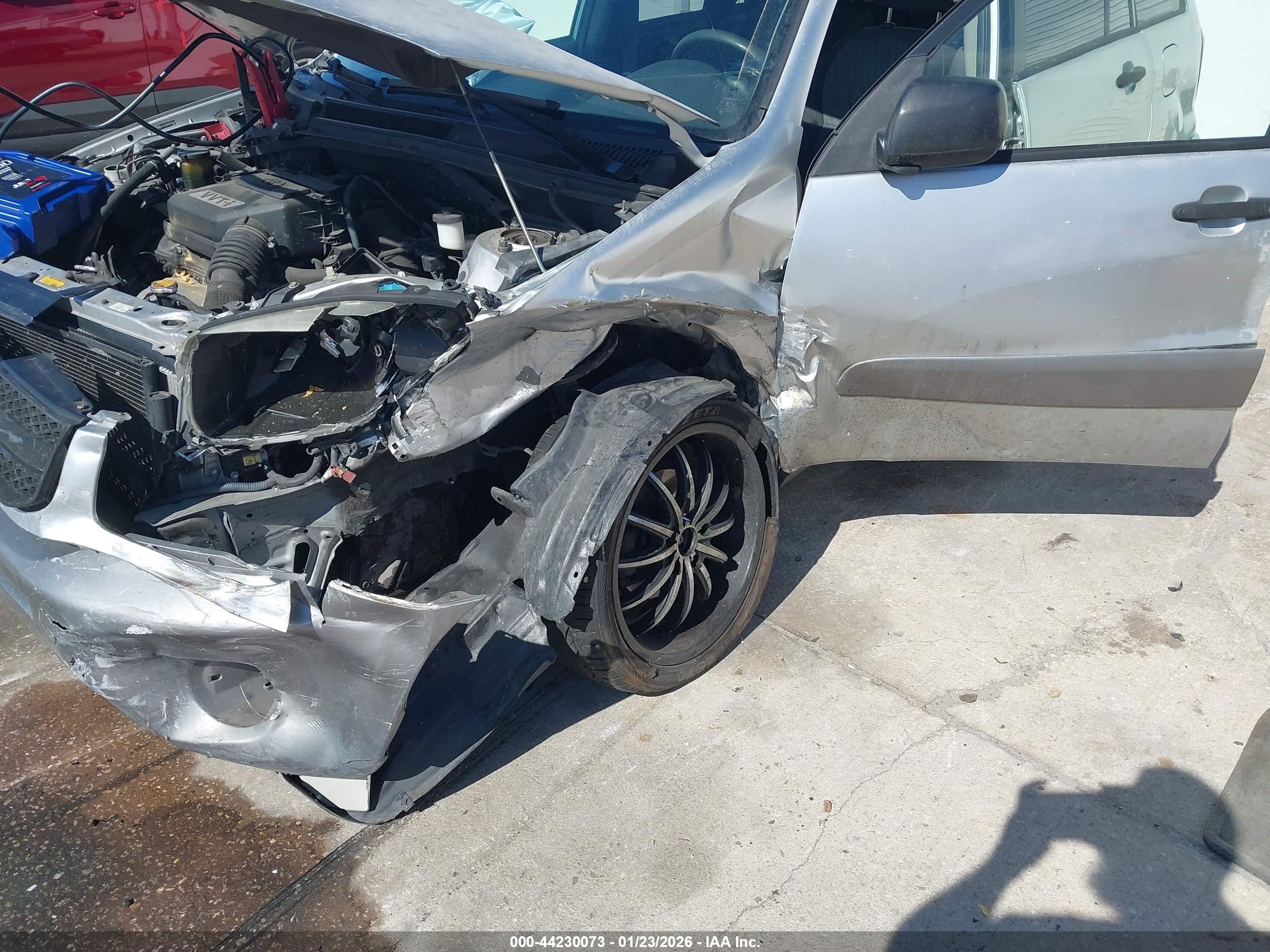 TOYOTA RAV4 image 6