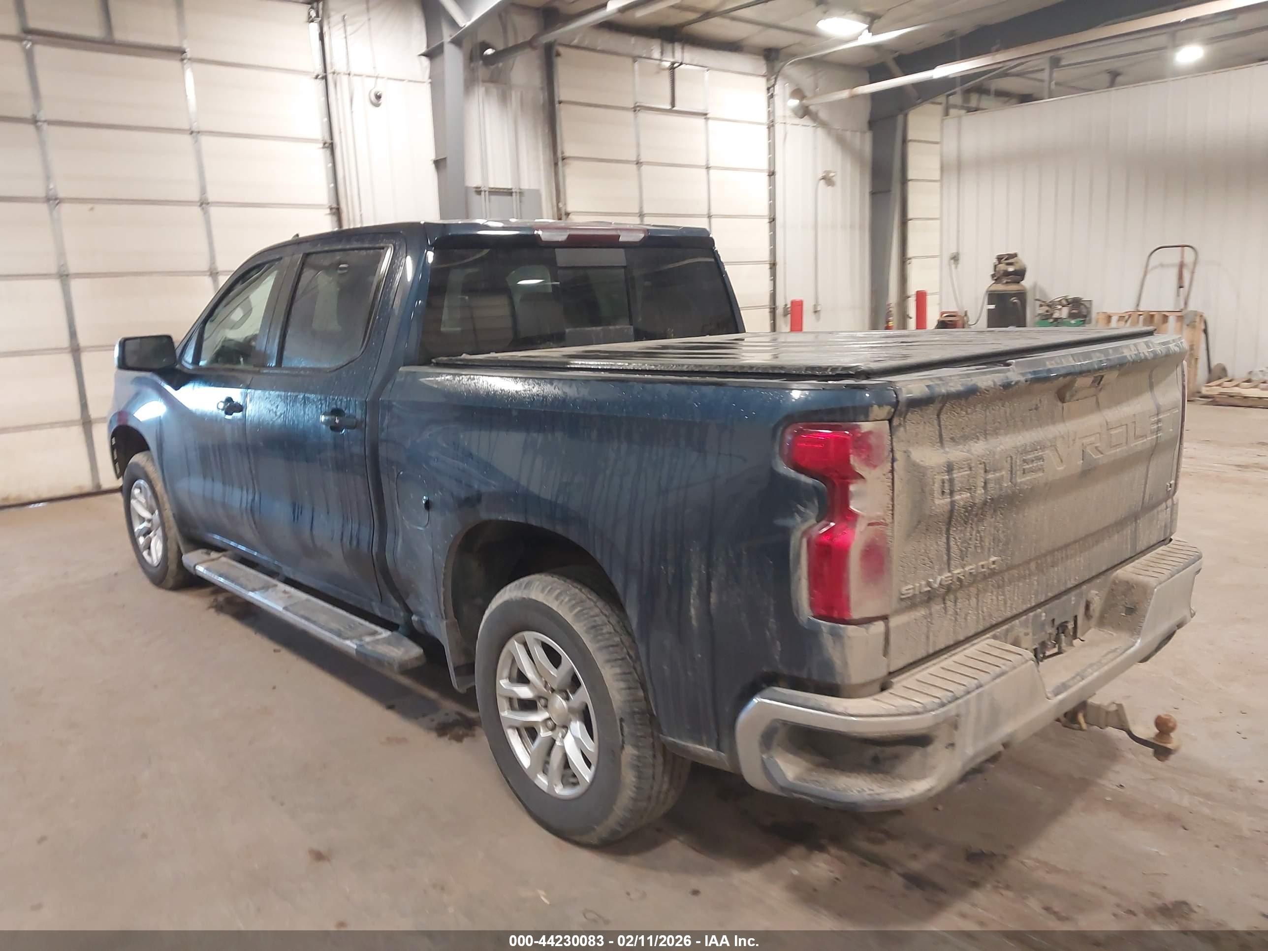 CHEVROLET SILVERADO image 3