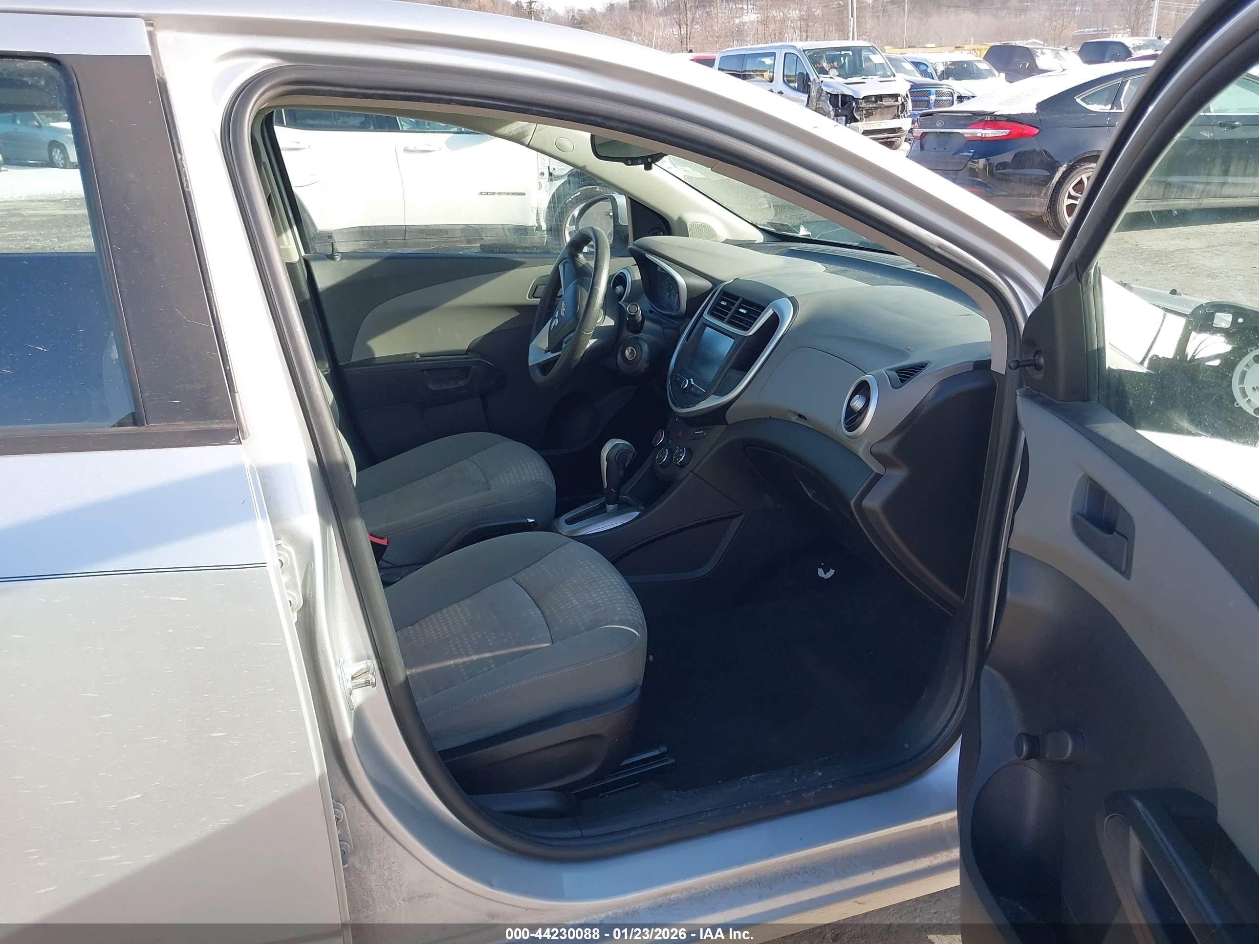 CHEVROLET SONIC image 5