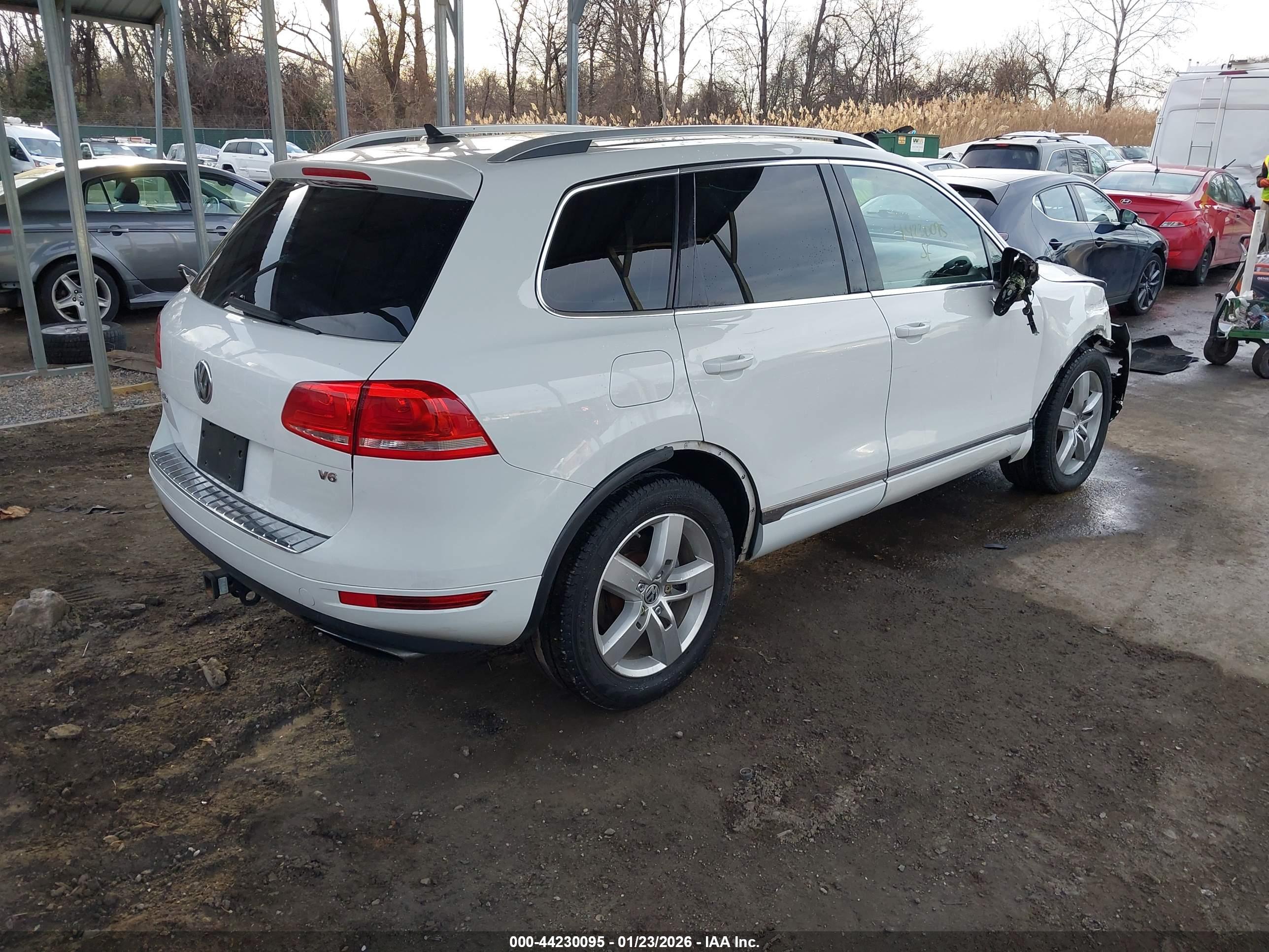 VOLKSWAGEN TOUAREG image 4