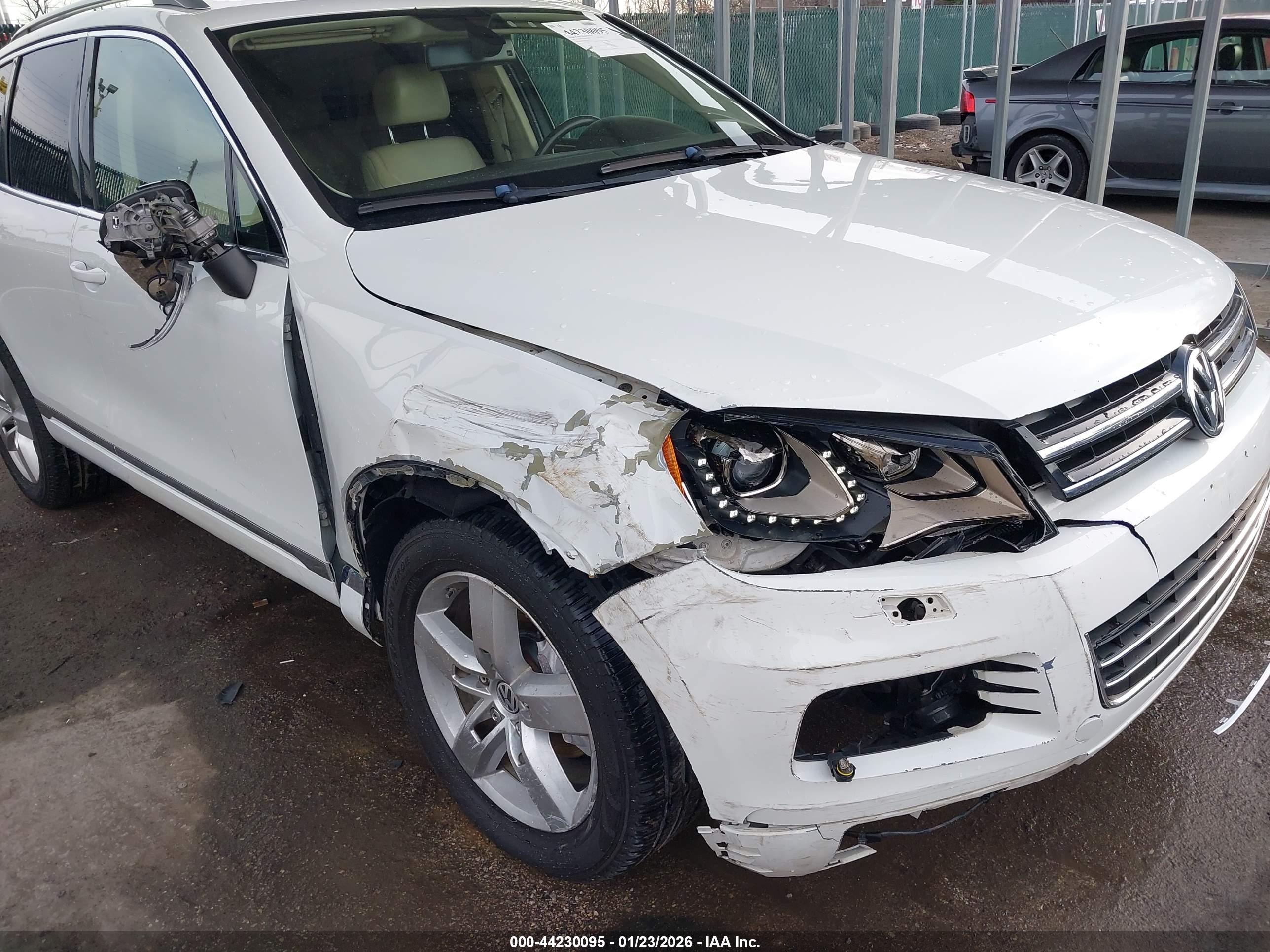 VOLKSWAGEN TOUAREG image 6