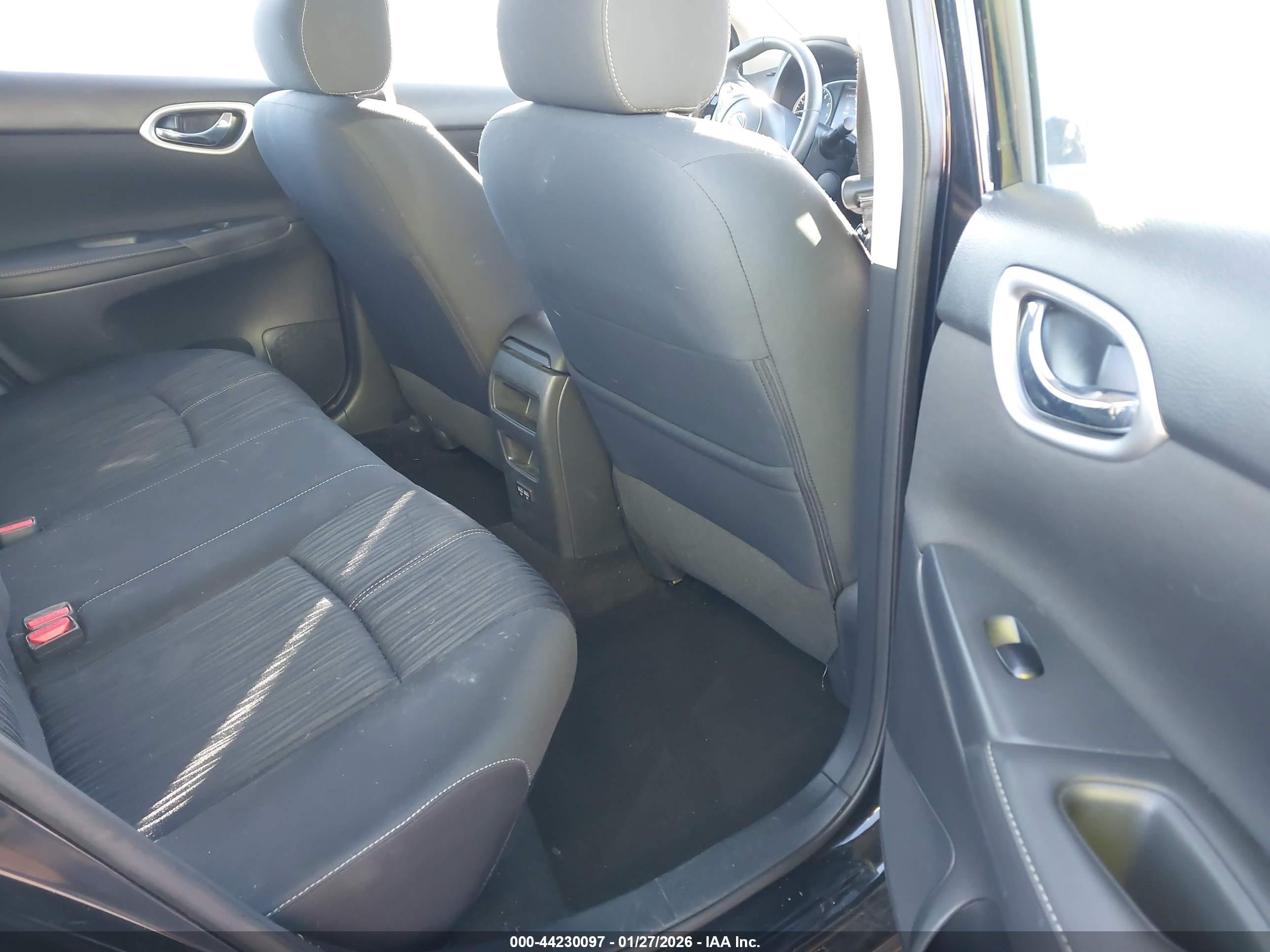 NISSAN SENTRA image 8