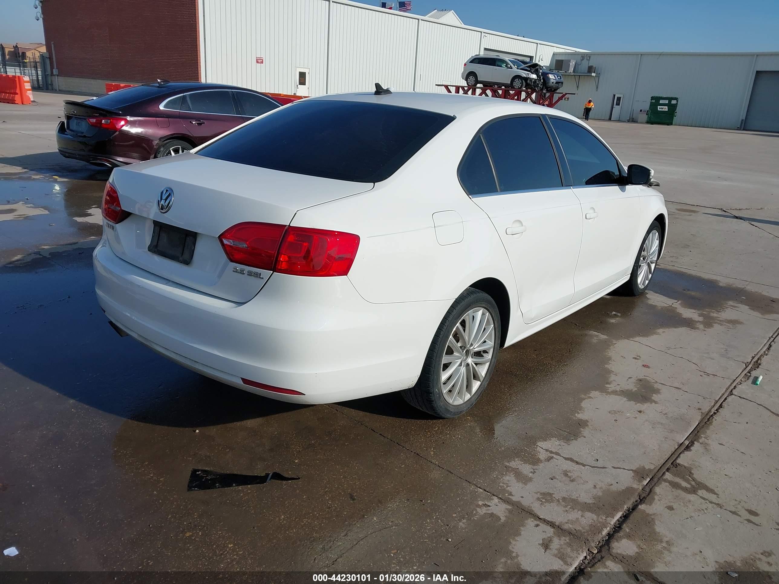 VOLKSWAGEN JETTA image 4