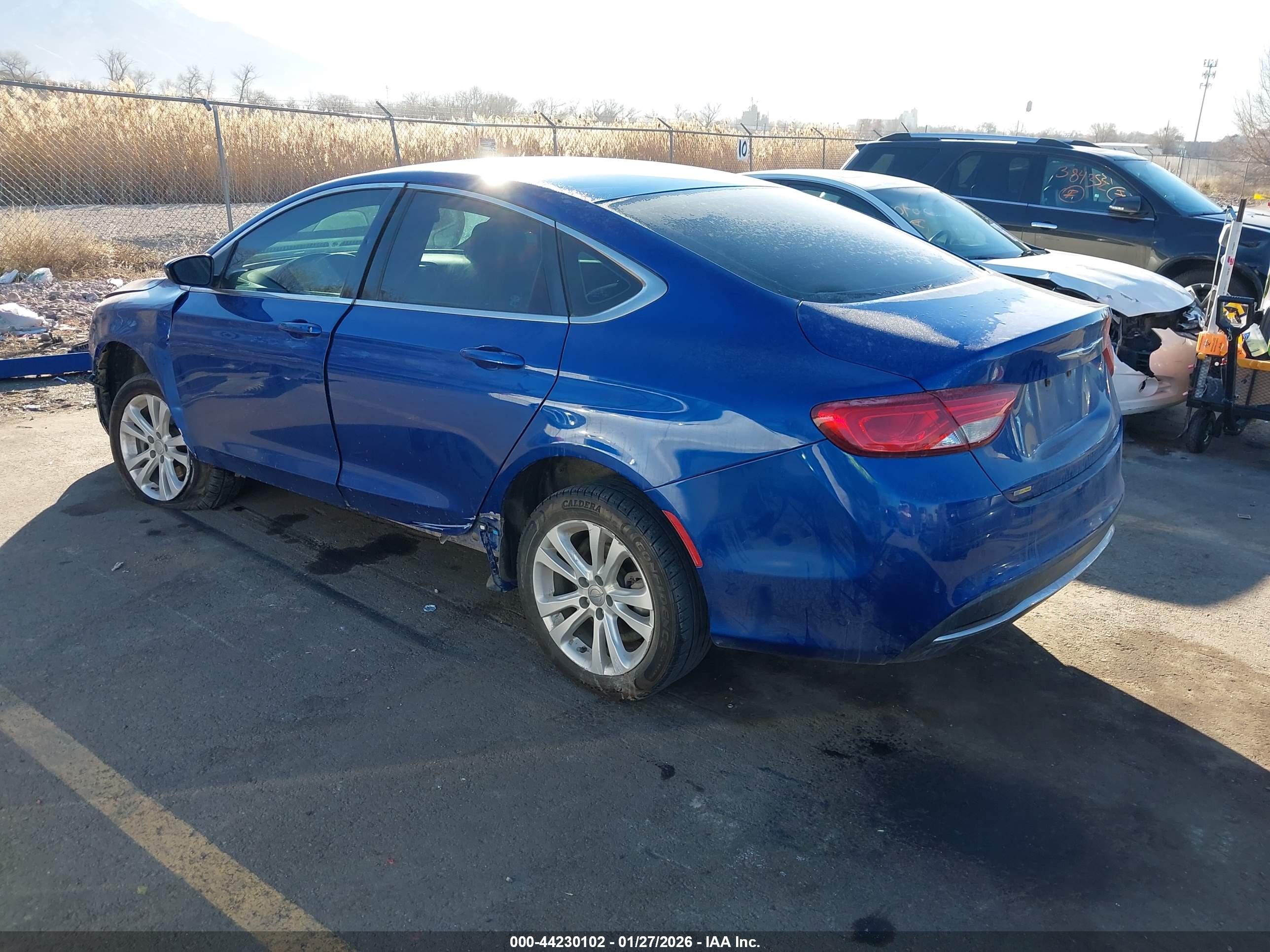CHRYSLER 200 image 3