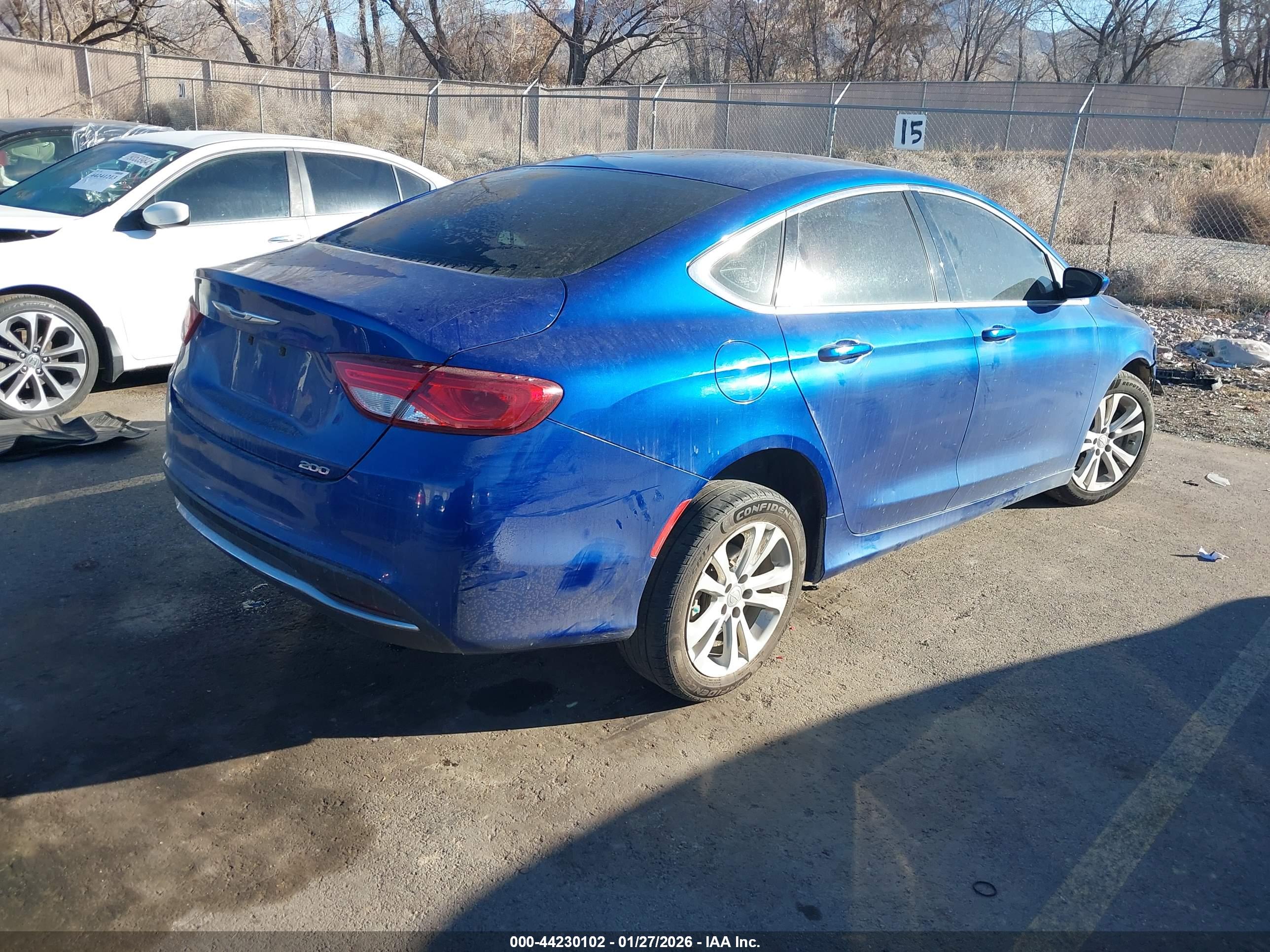 CHRYSLER 200 image 4
