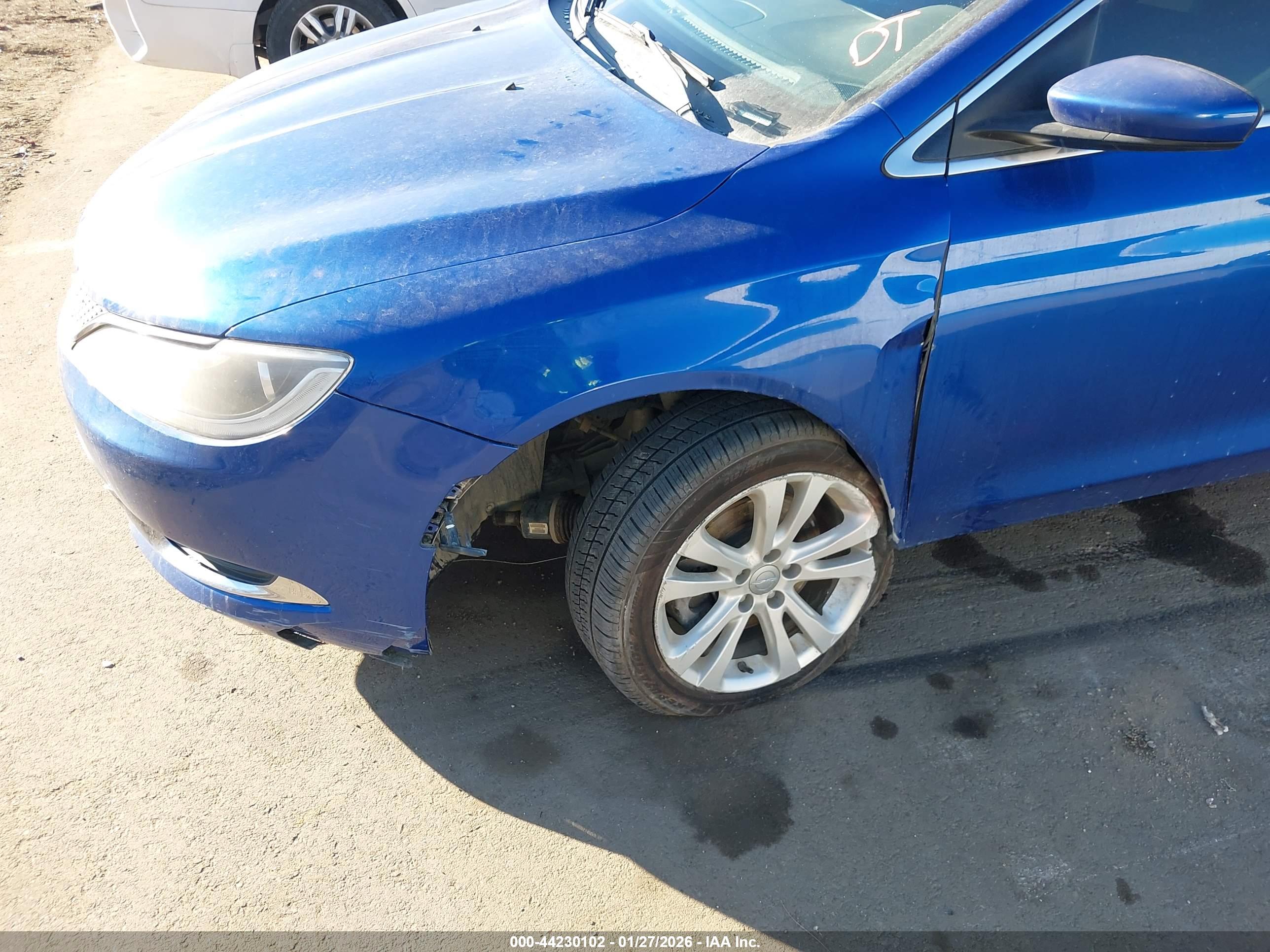 CHRYSLER 200 image 6