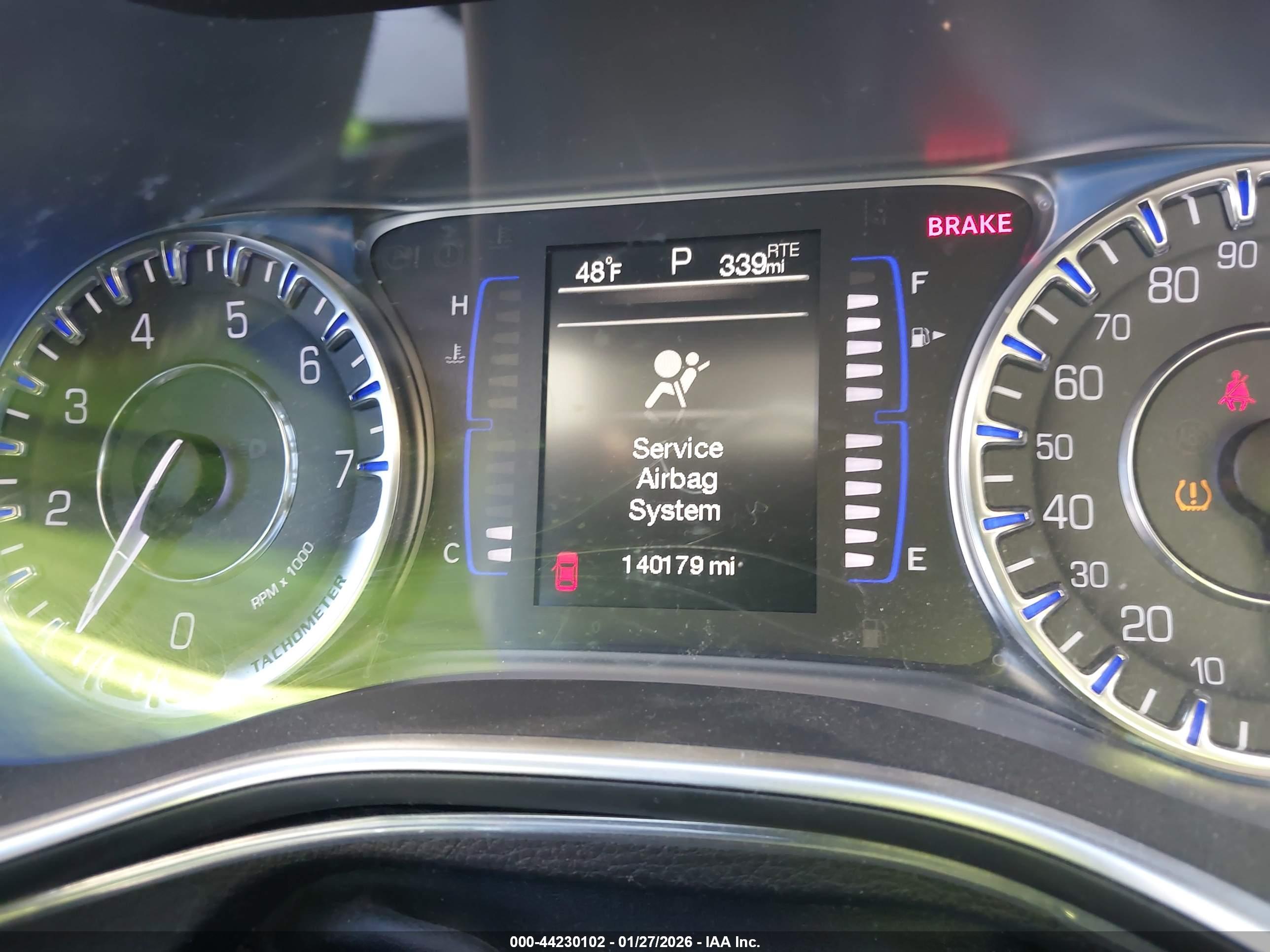 CHRYSLER 200 image 7