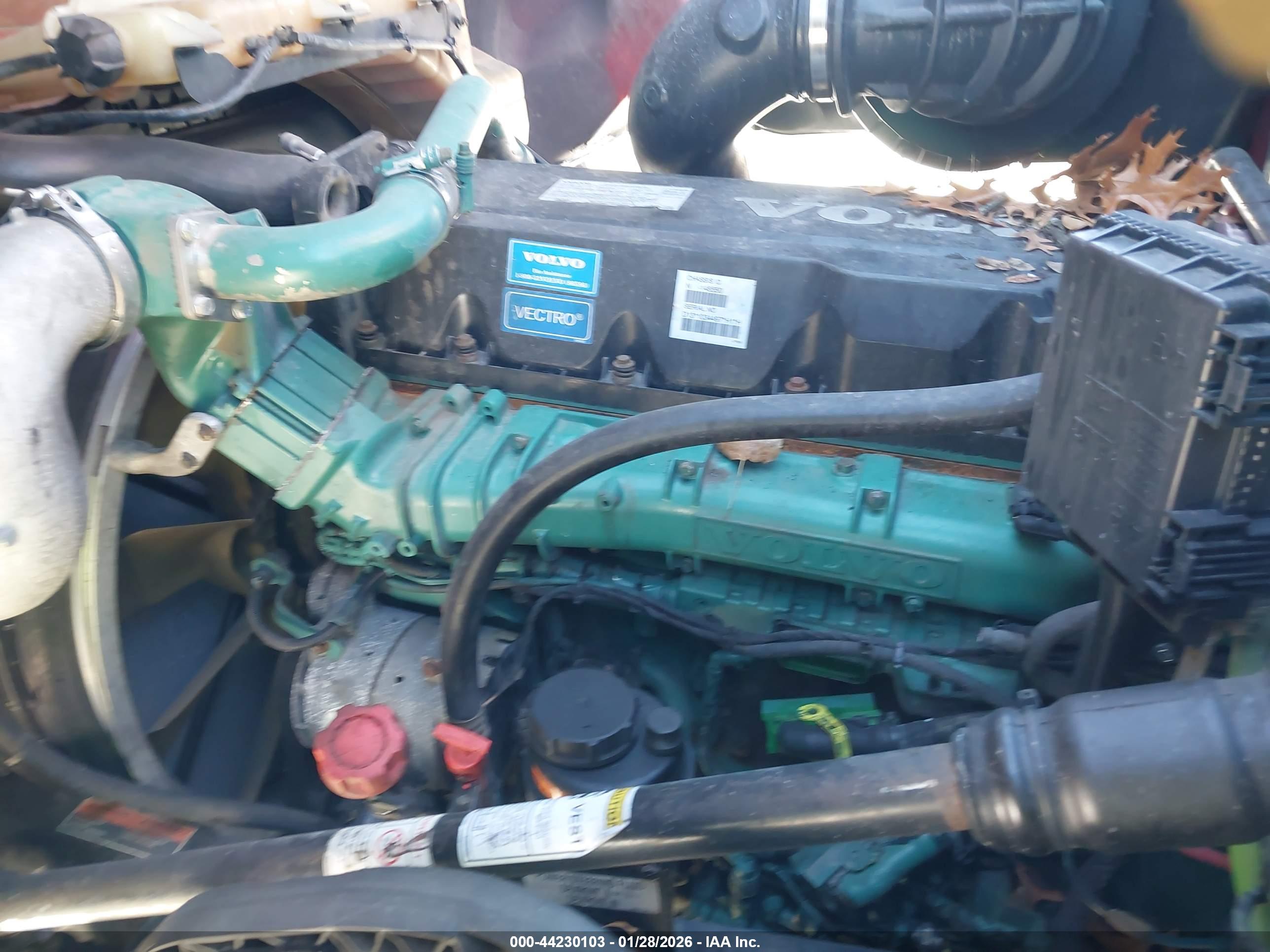VOLVO VN image 10