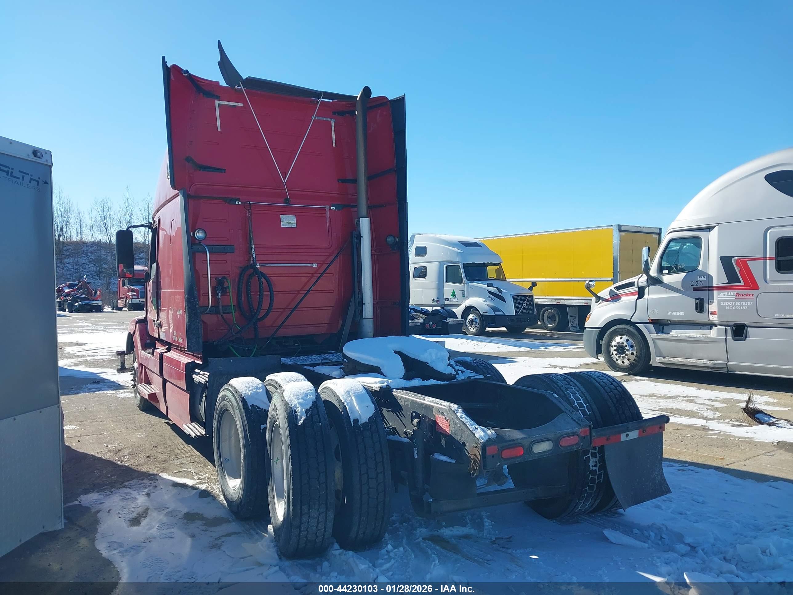 VOLVO VN image 3