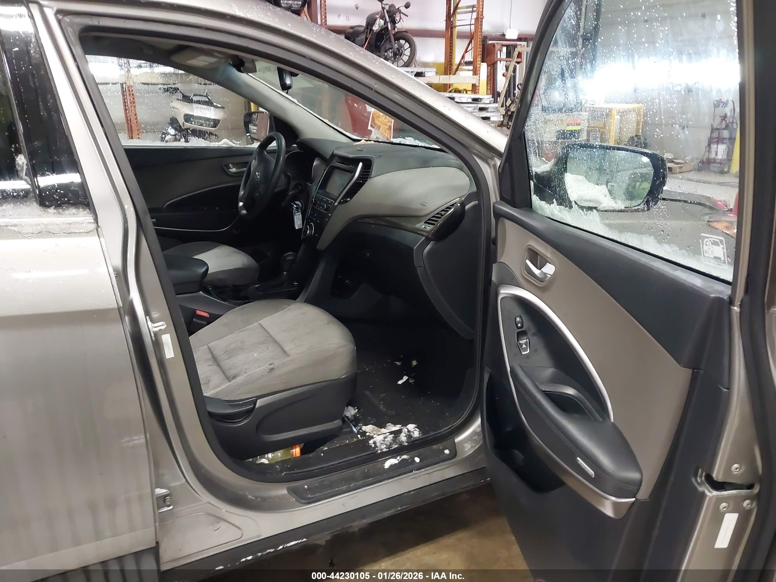 HYUNDAI SANTA image 5