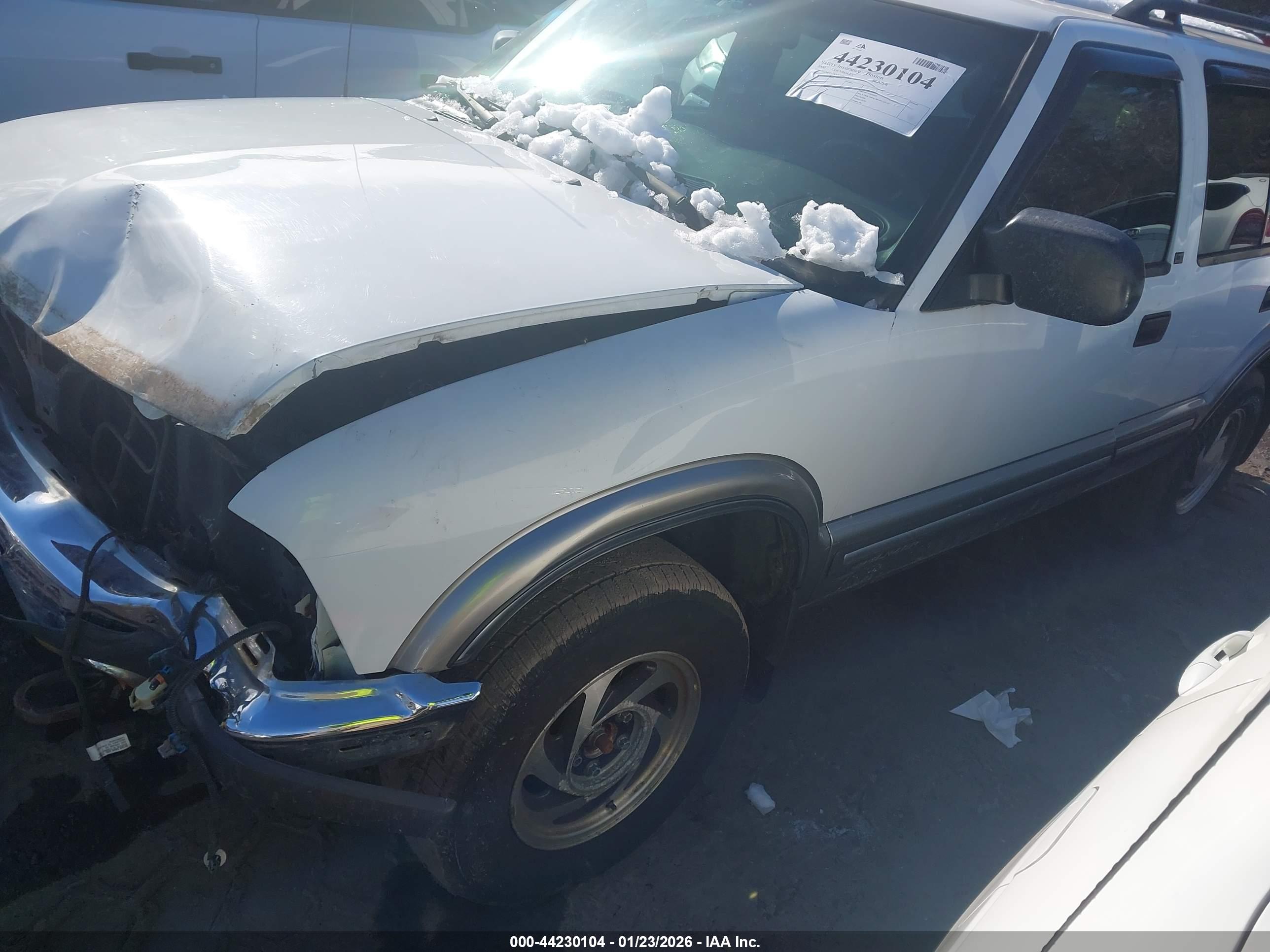 CHEVROLET BLAZER image 2