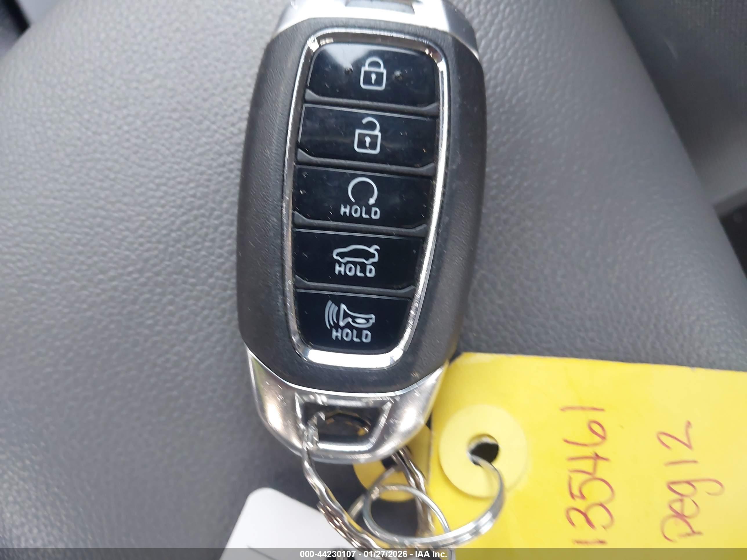HYUNDAI ELANTRA image 11