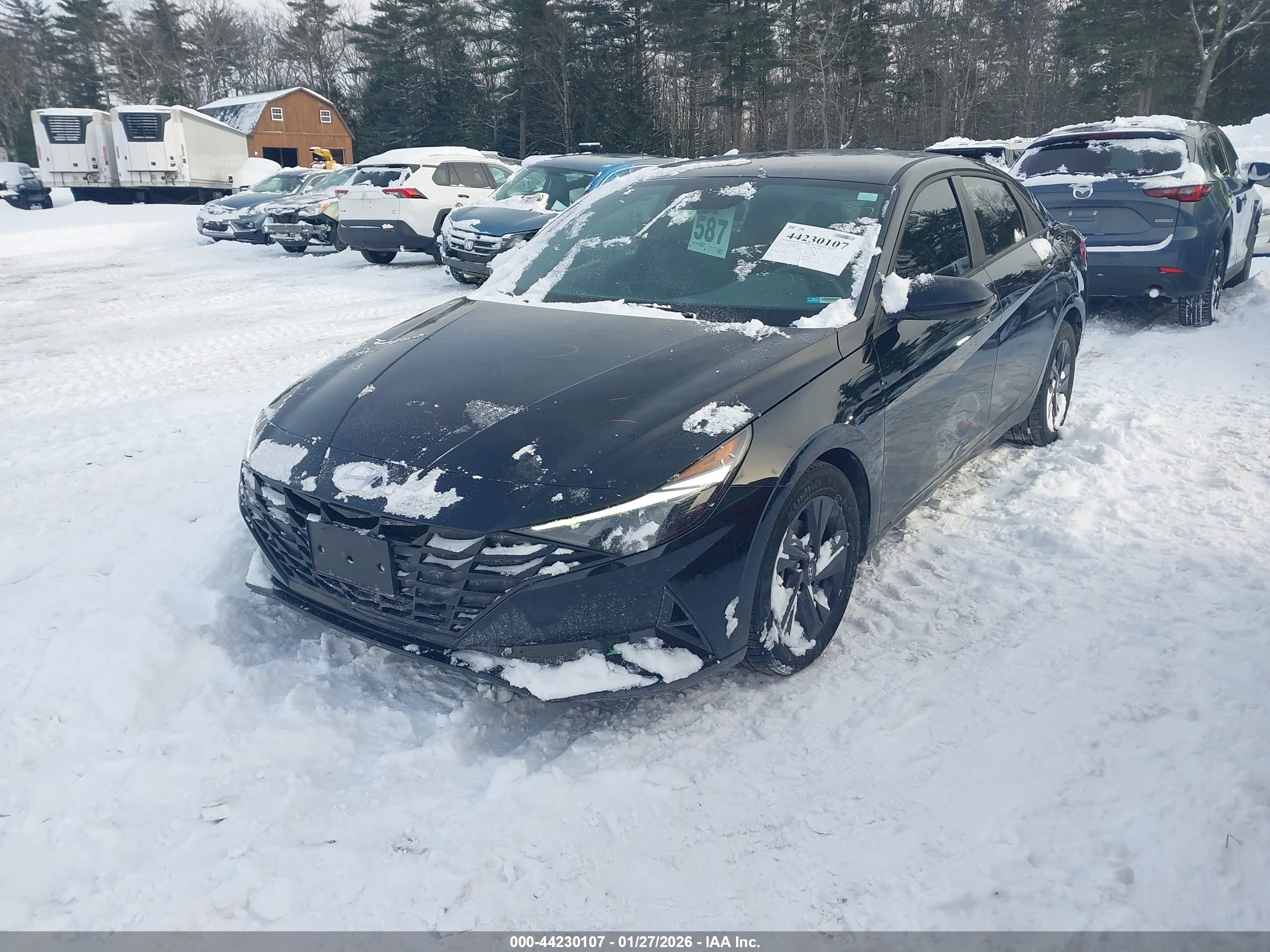 HYUNDAI ELANTRA image 2