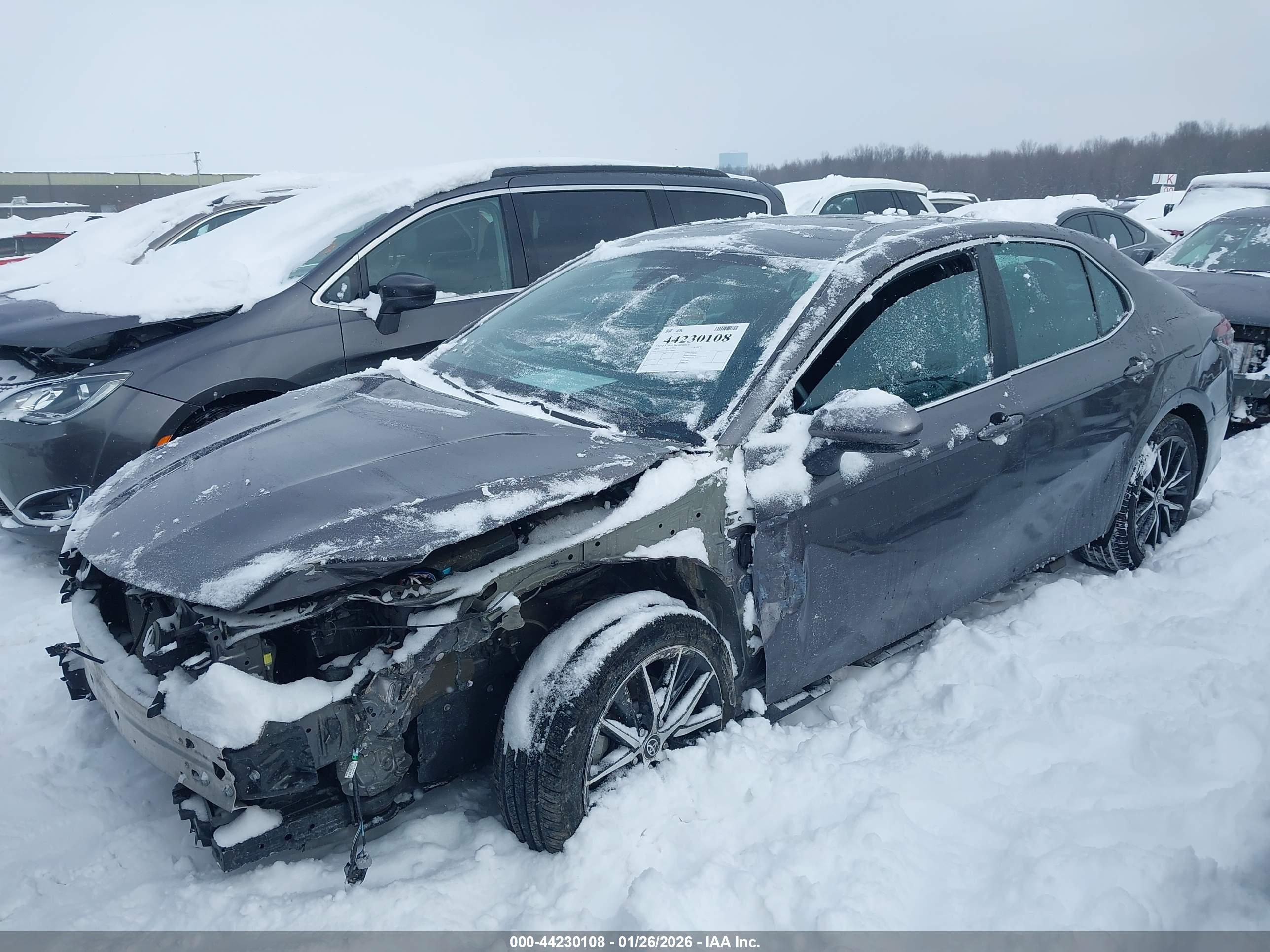 TOYOTA CAMRY image 2