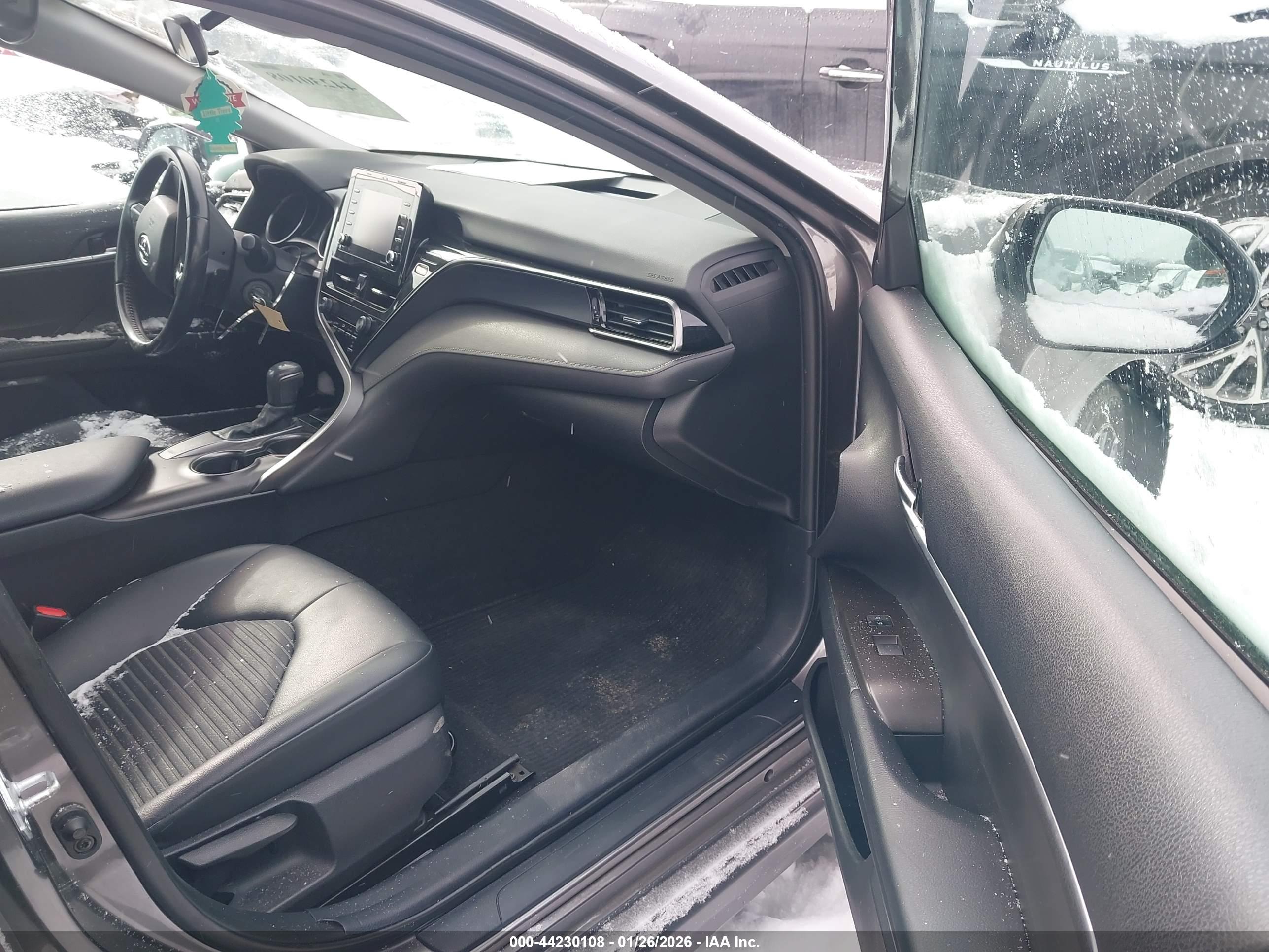 TOYOTA CAMRY image 5