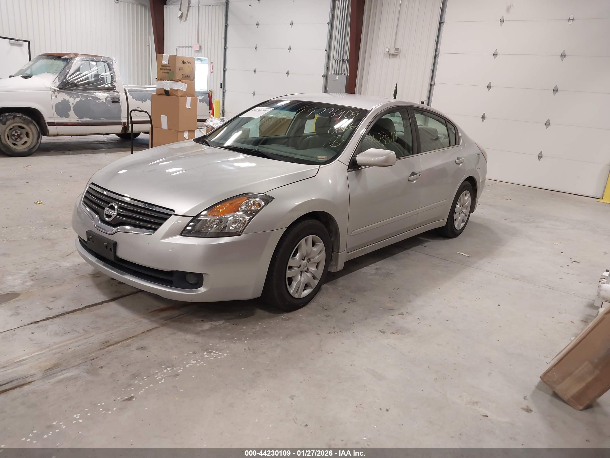 NISSAN ALTIMA image 2