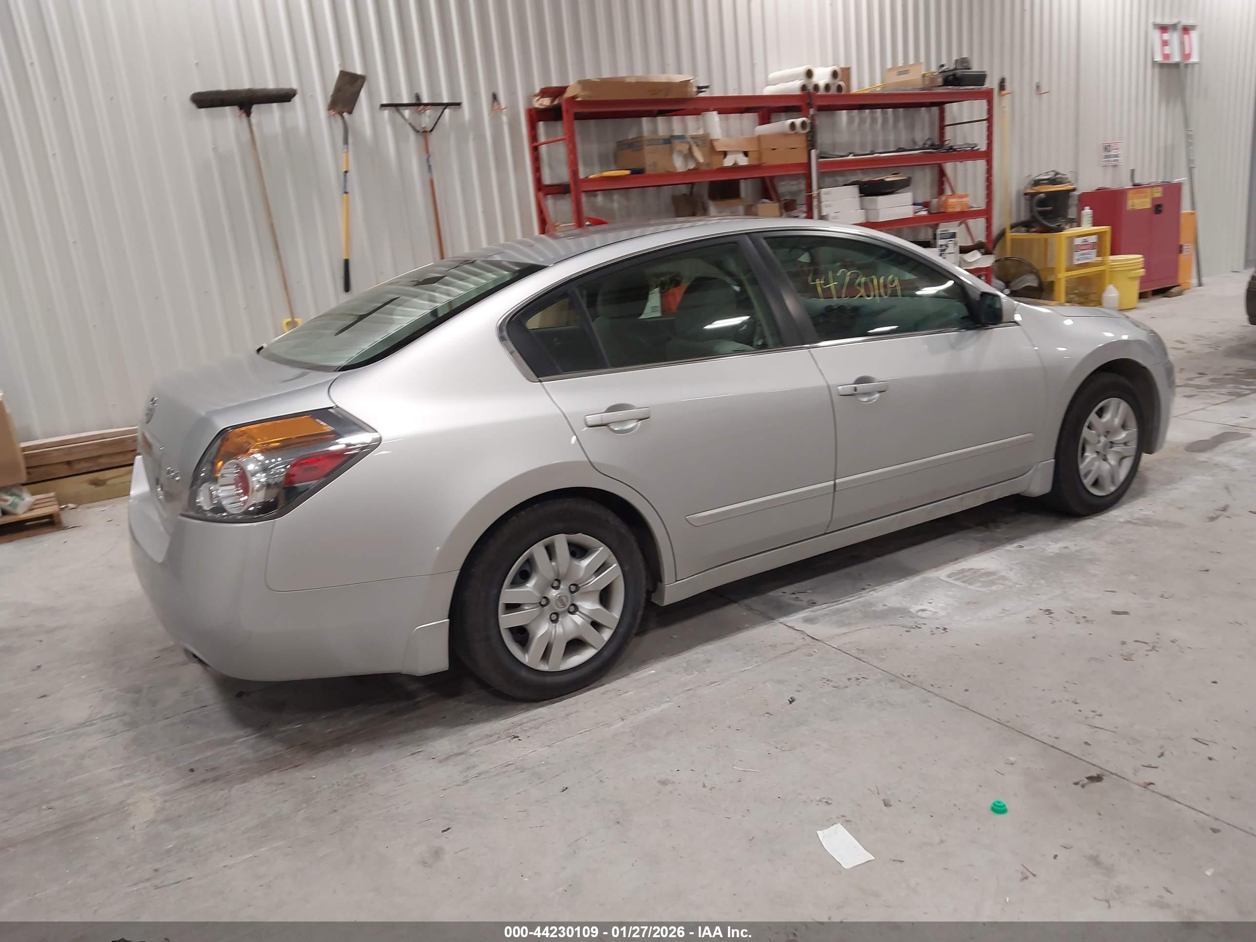 NISSAN ALTIMA image 4