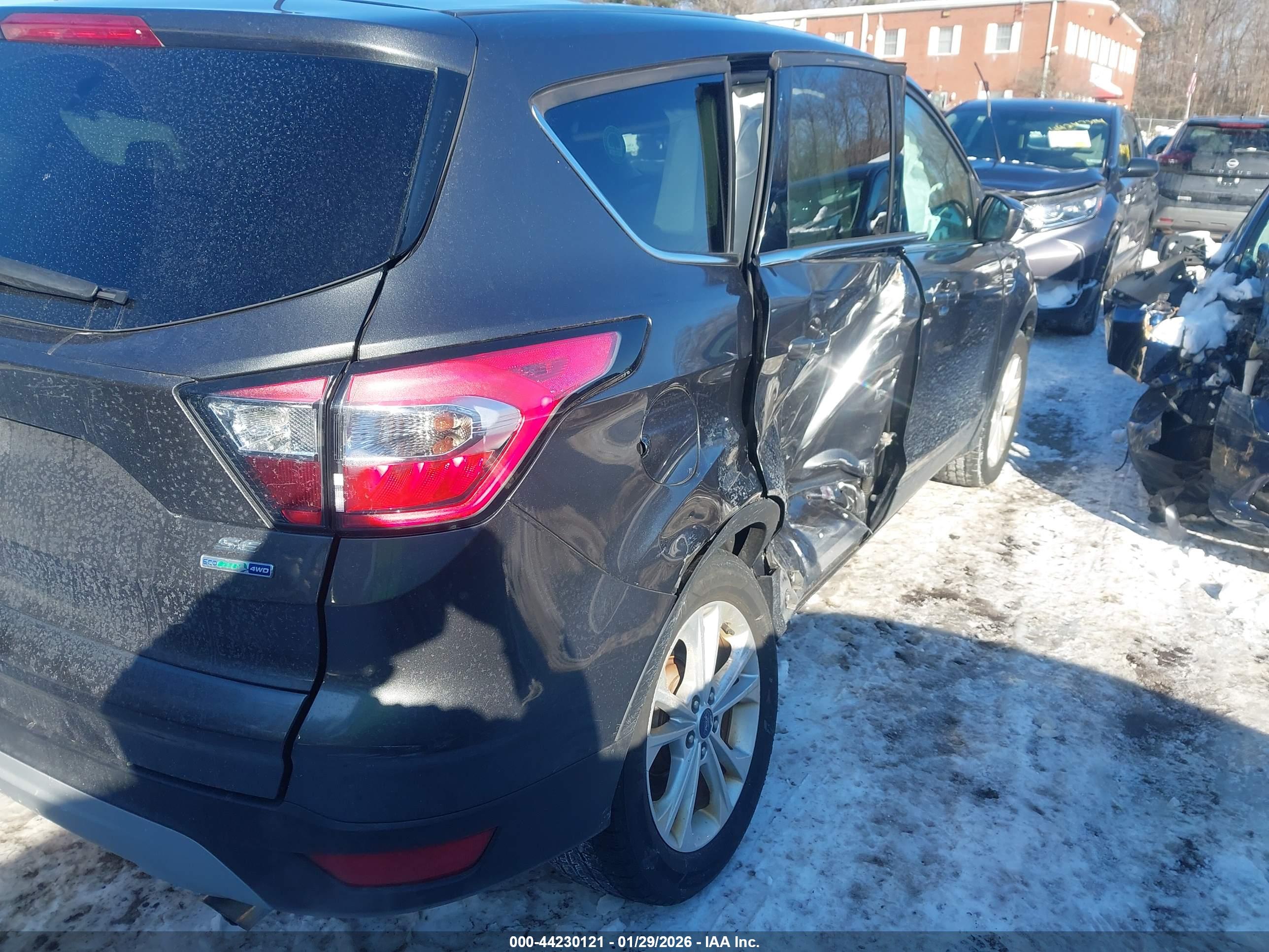 FORD ESCAPE image 4