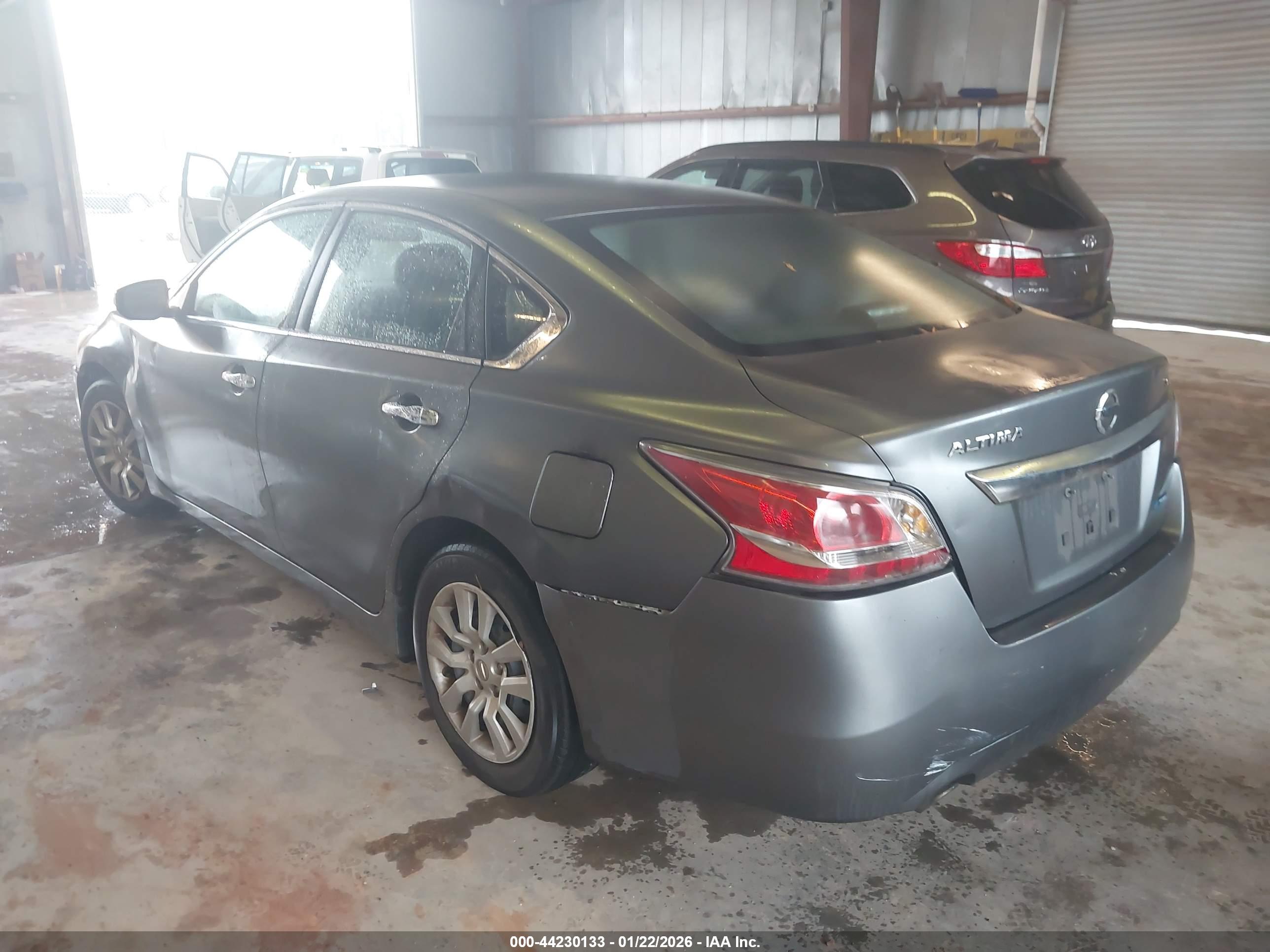 NISSAN ALTIMA image 3