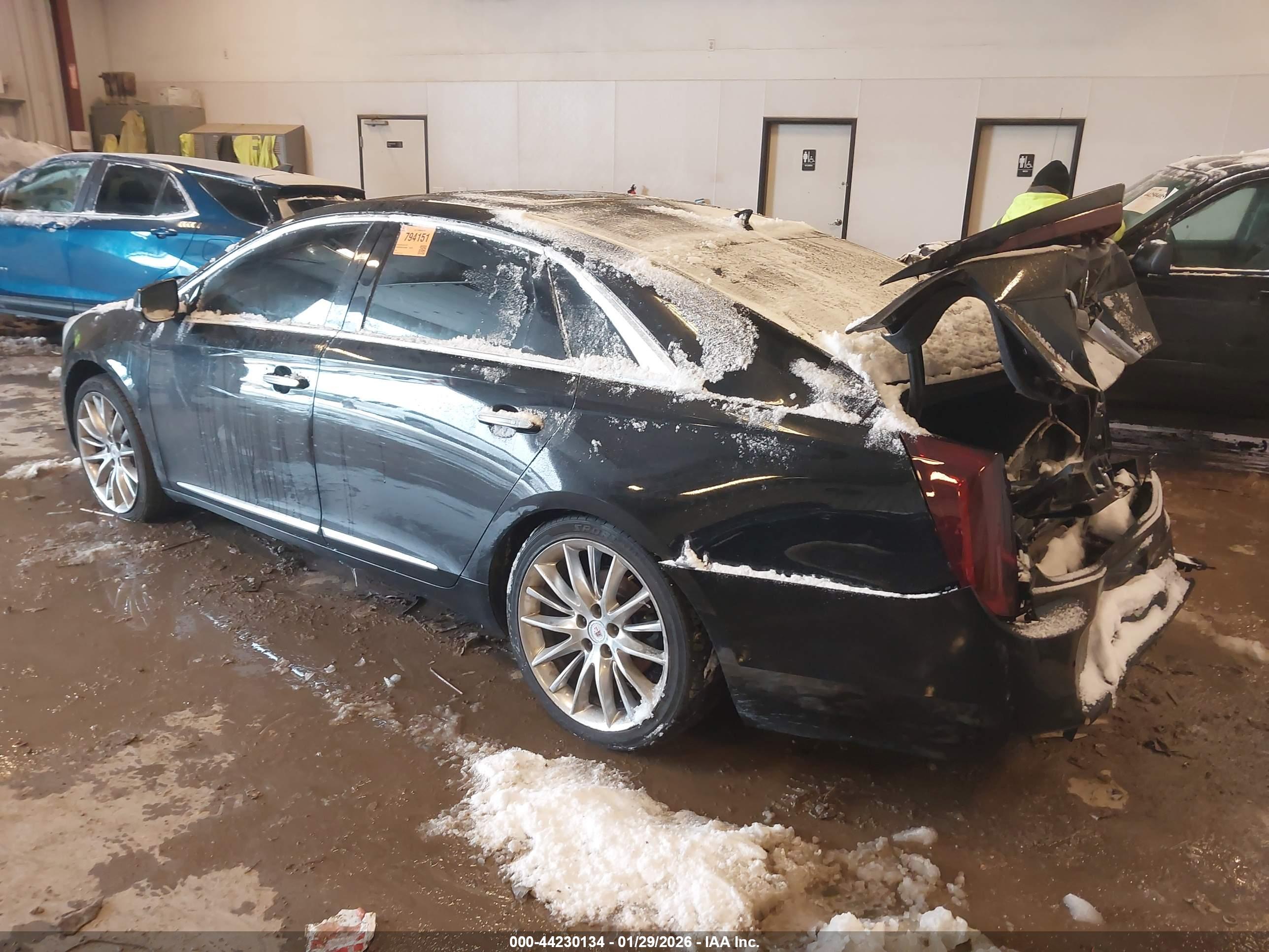 CADILLAC XTS image 3