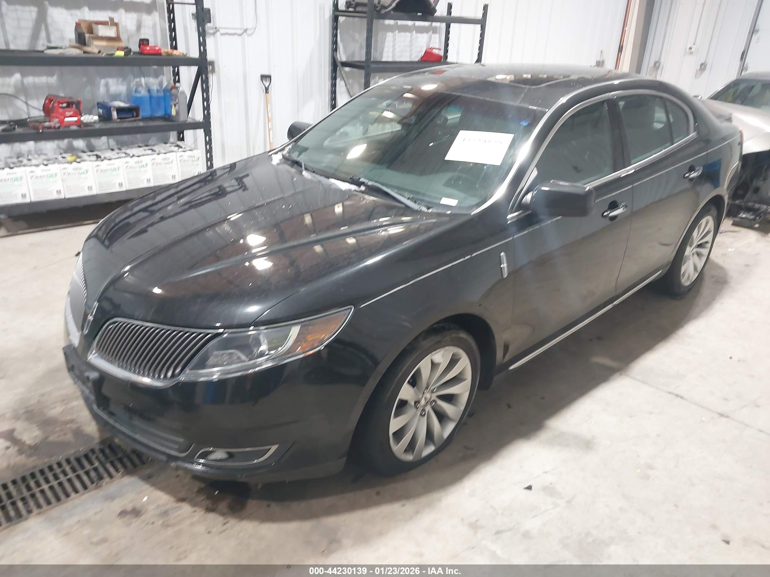 LINCOLN MKS image 2