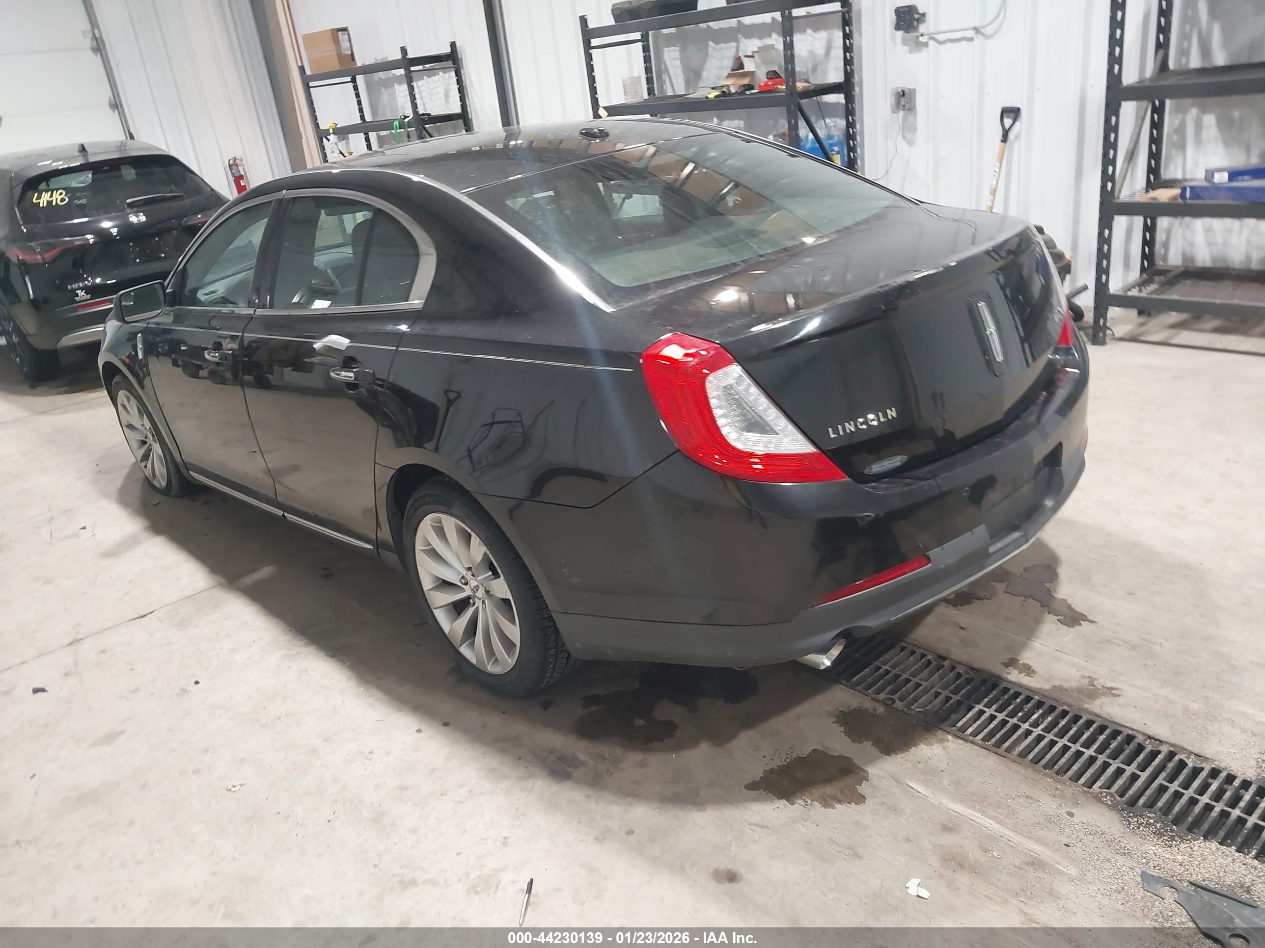 LINCOLN MKS image 3