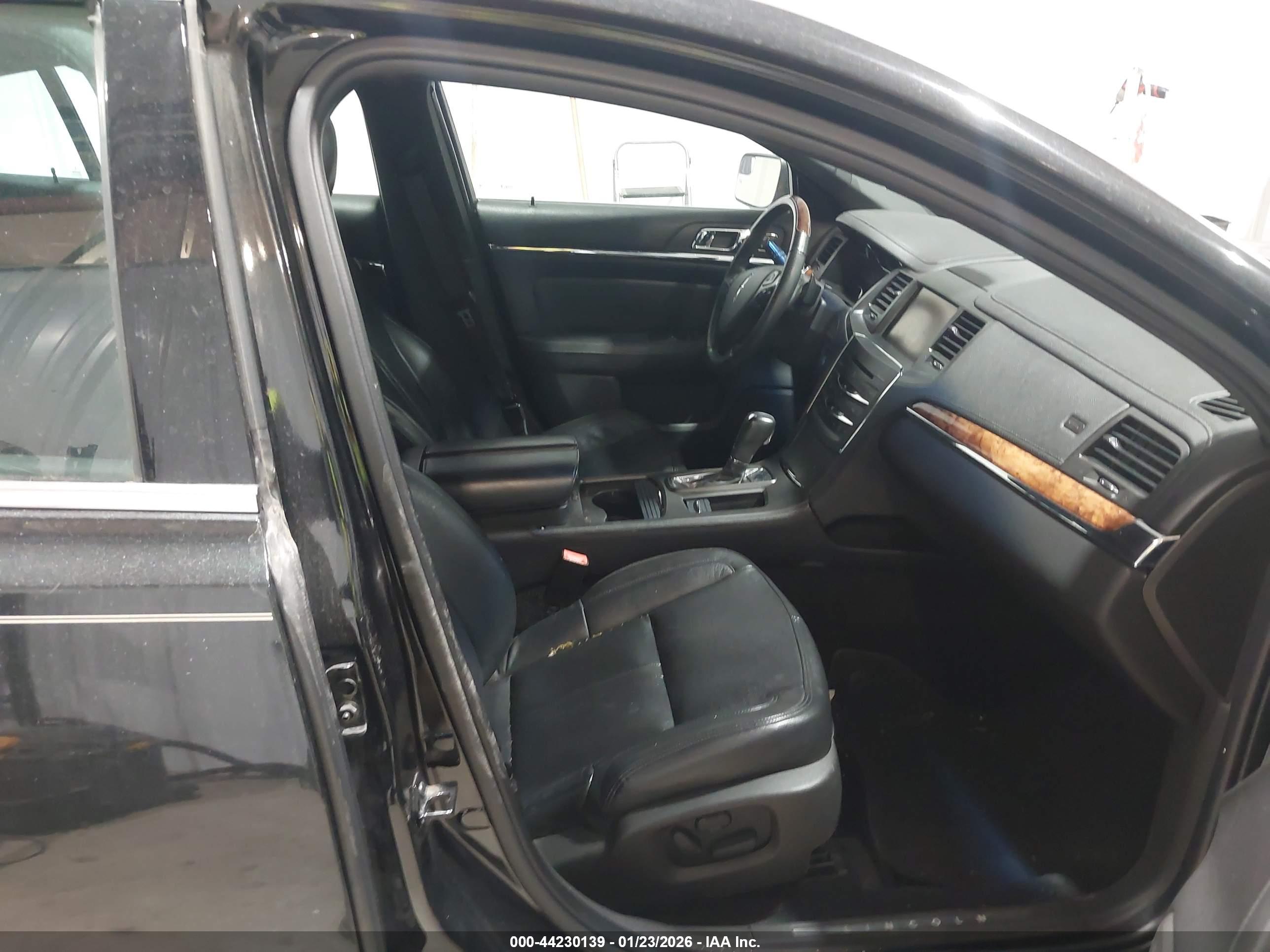 LINCOLN MKS image 5