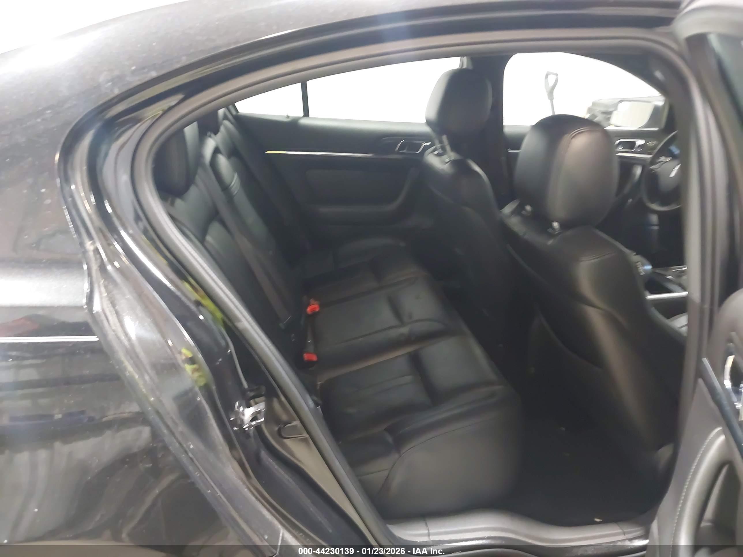 LINCOLN MKS image 8