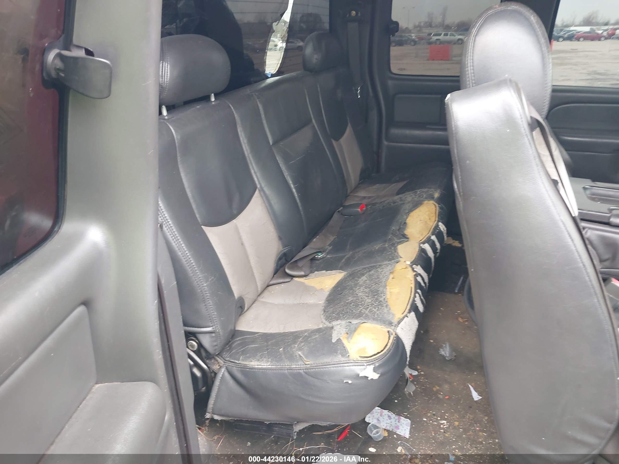 CHEVROLET SILVERADO image 8