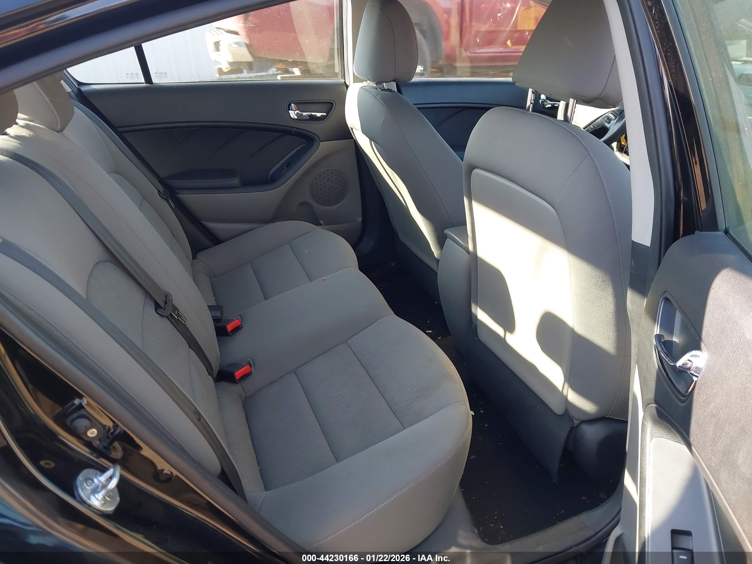 KIA FORTE image 8