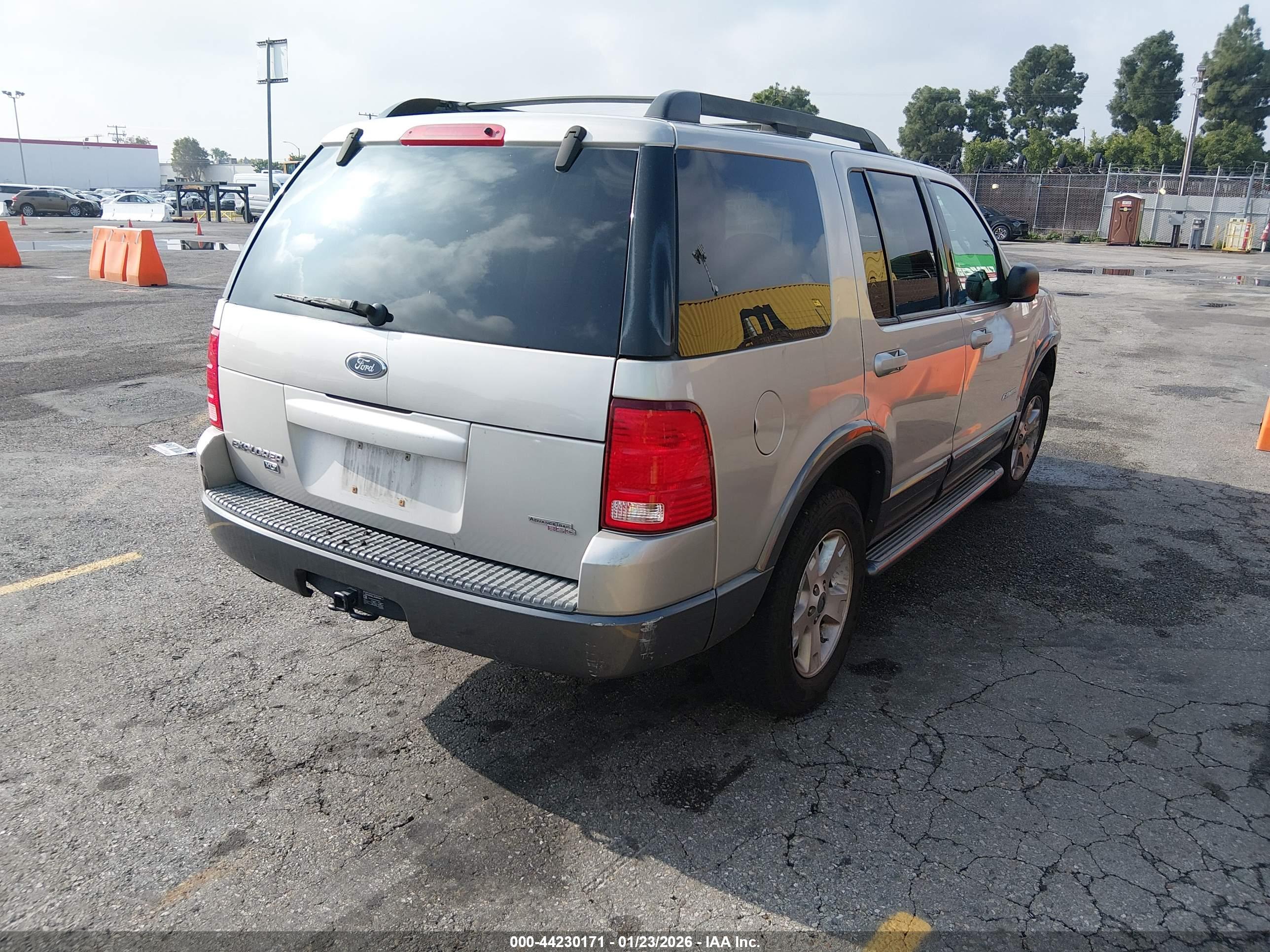 FORD EXPLORER image 4
