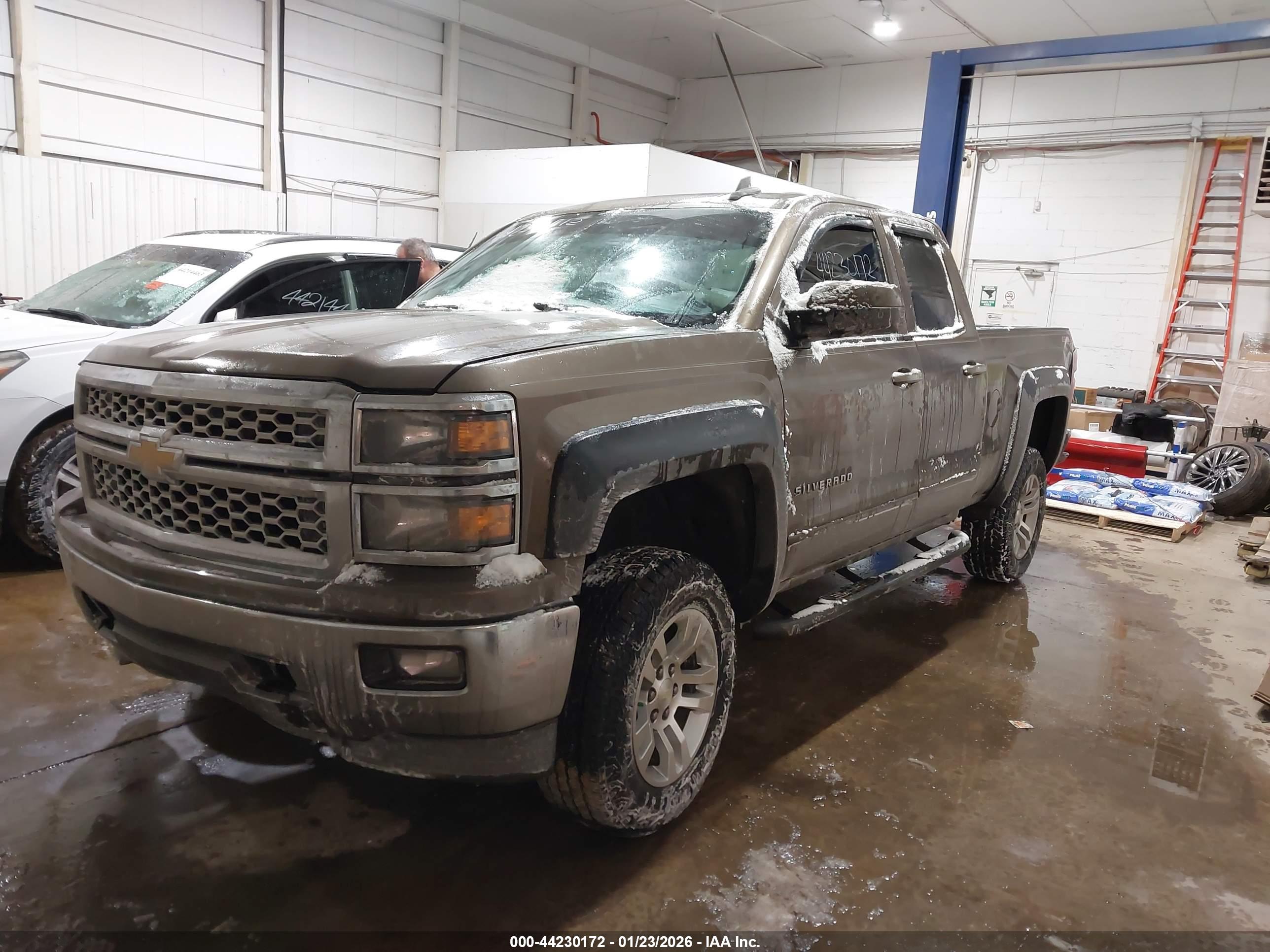 CHEVROLET SILVERADO image 2