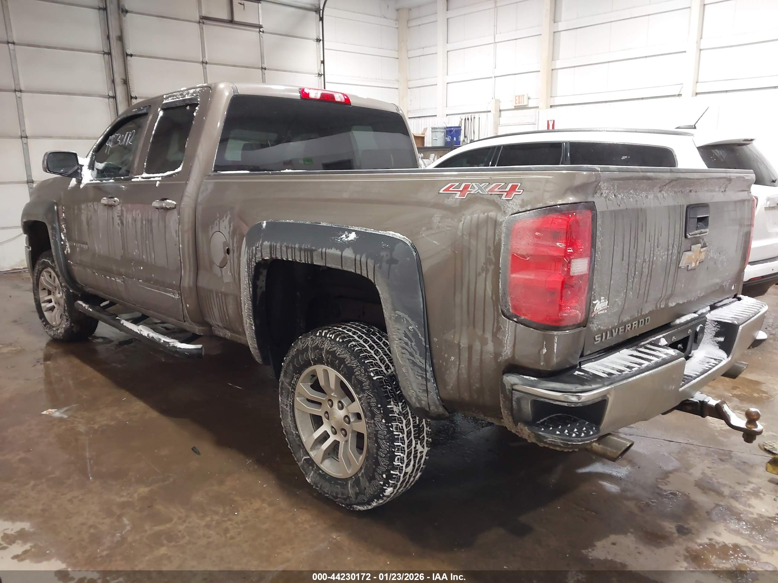 CHEVROLET SILVERADO image 3