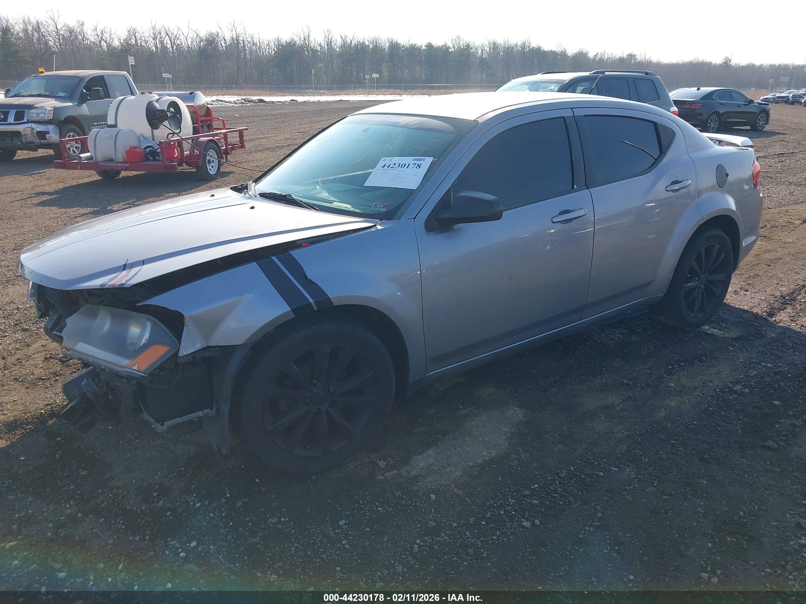 DODGE AVENGER image 2
