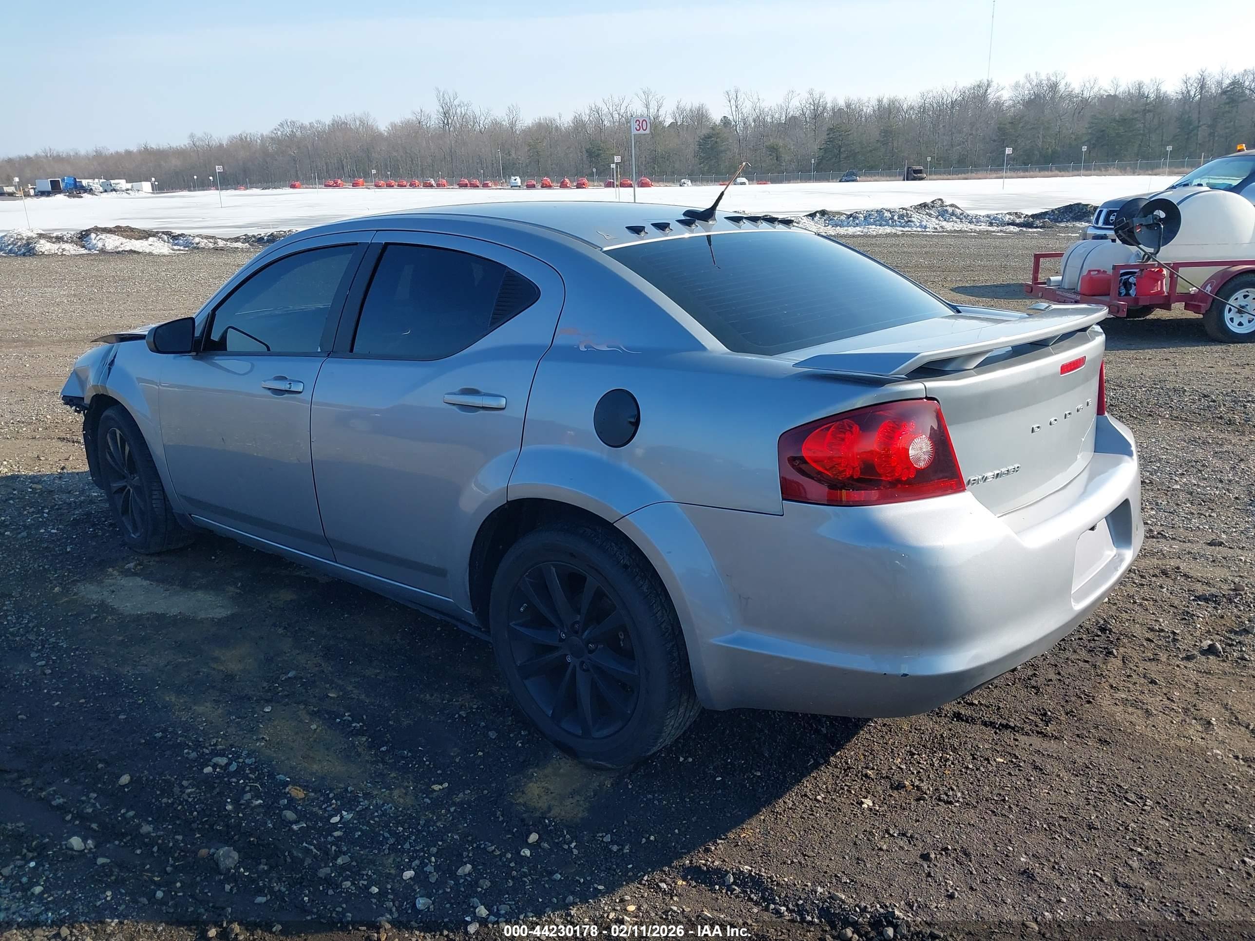 DODGE AVENGER image 3