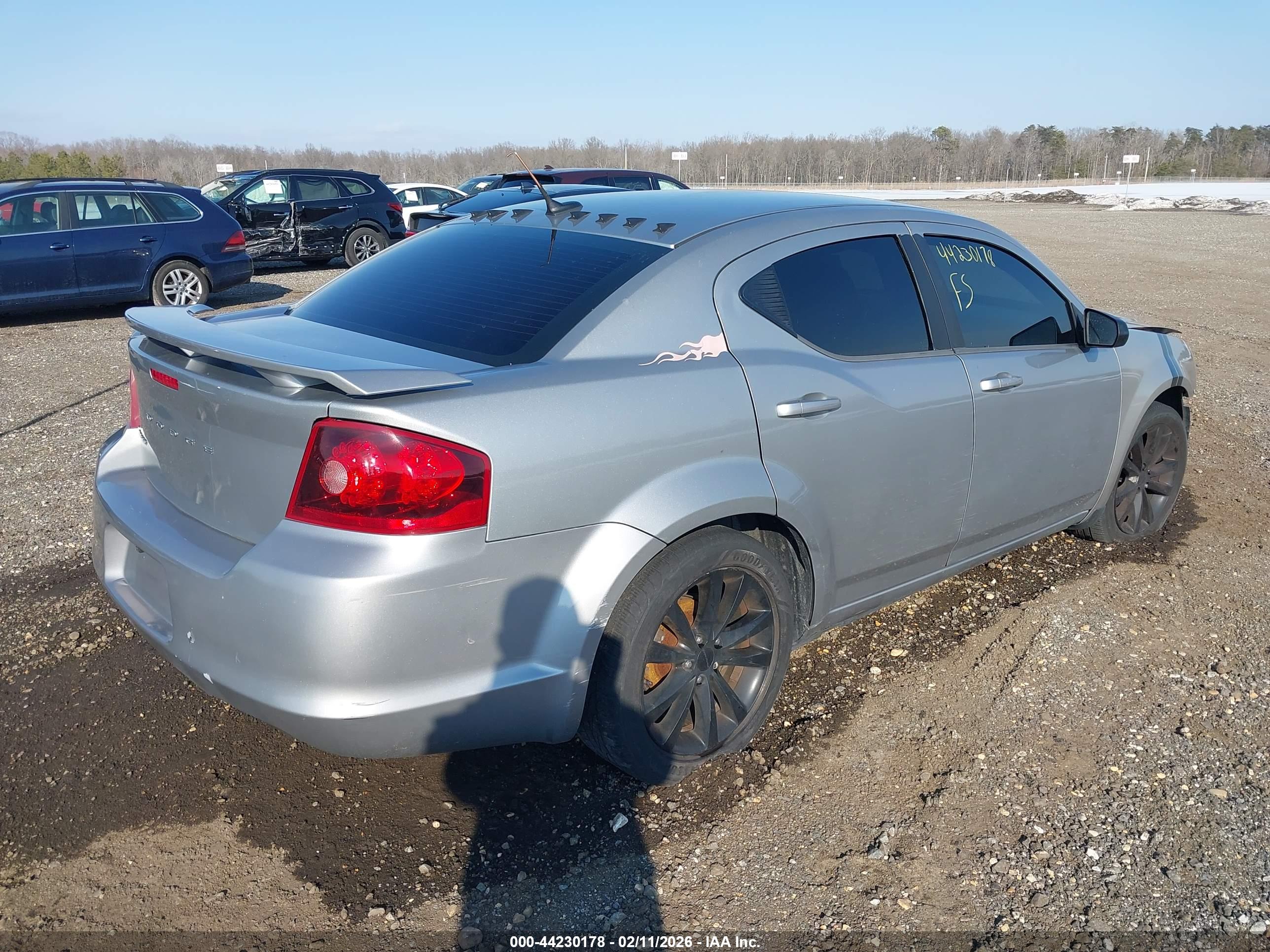 DODGE AVENGER image 4