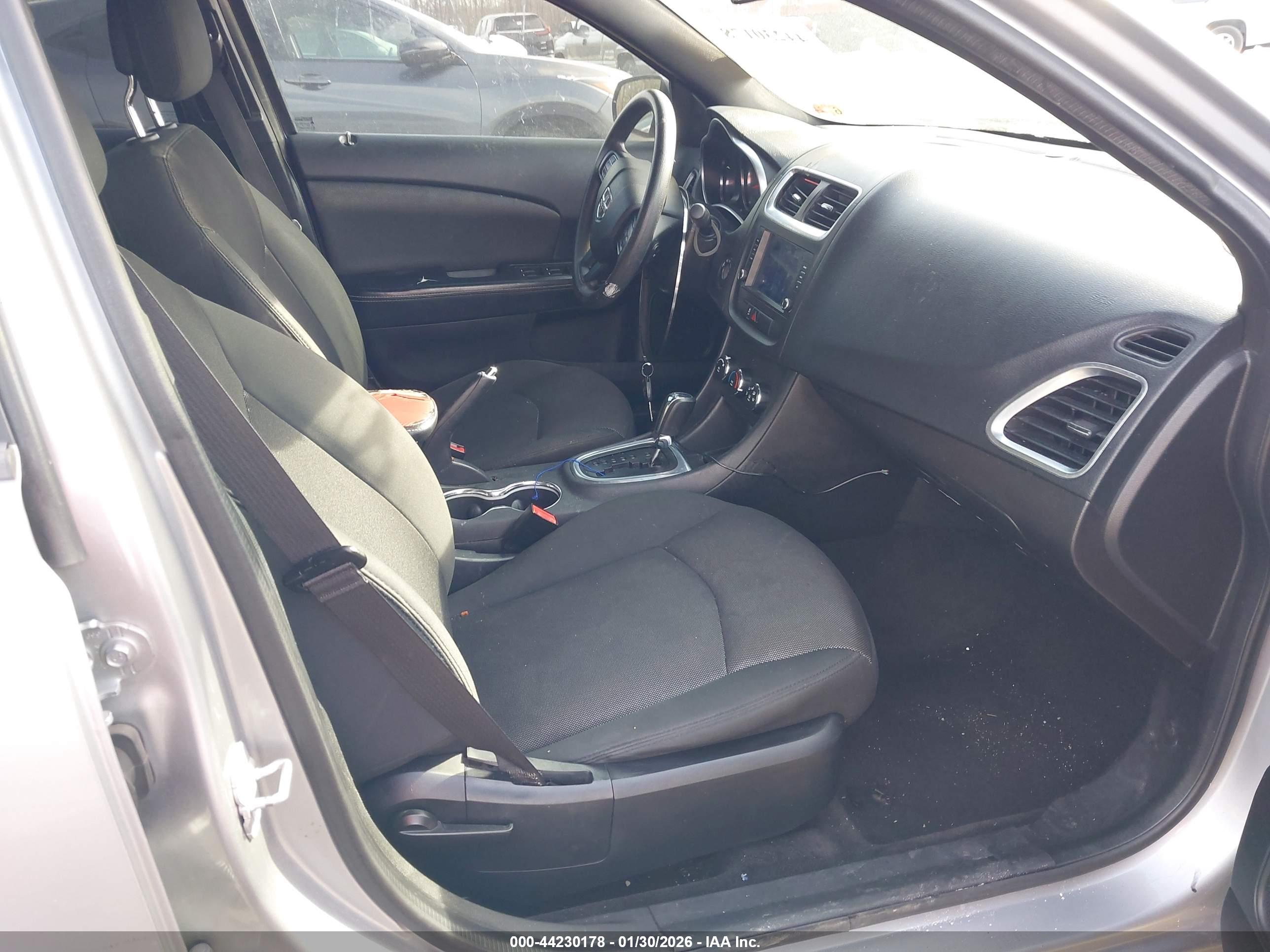DODGE AVENGER image 5