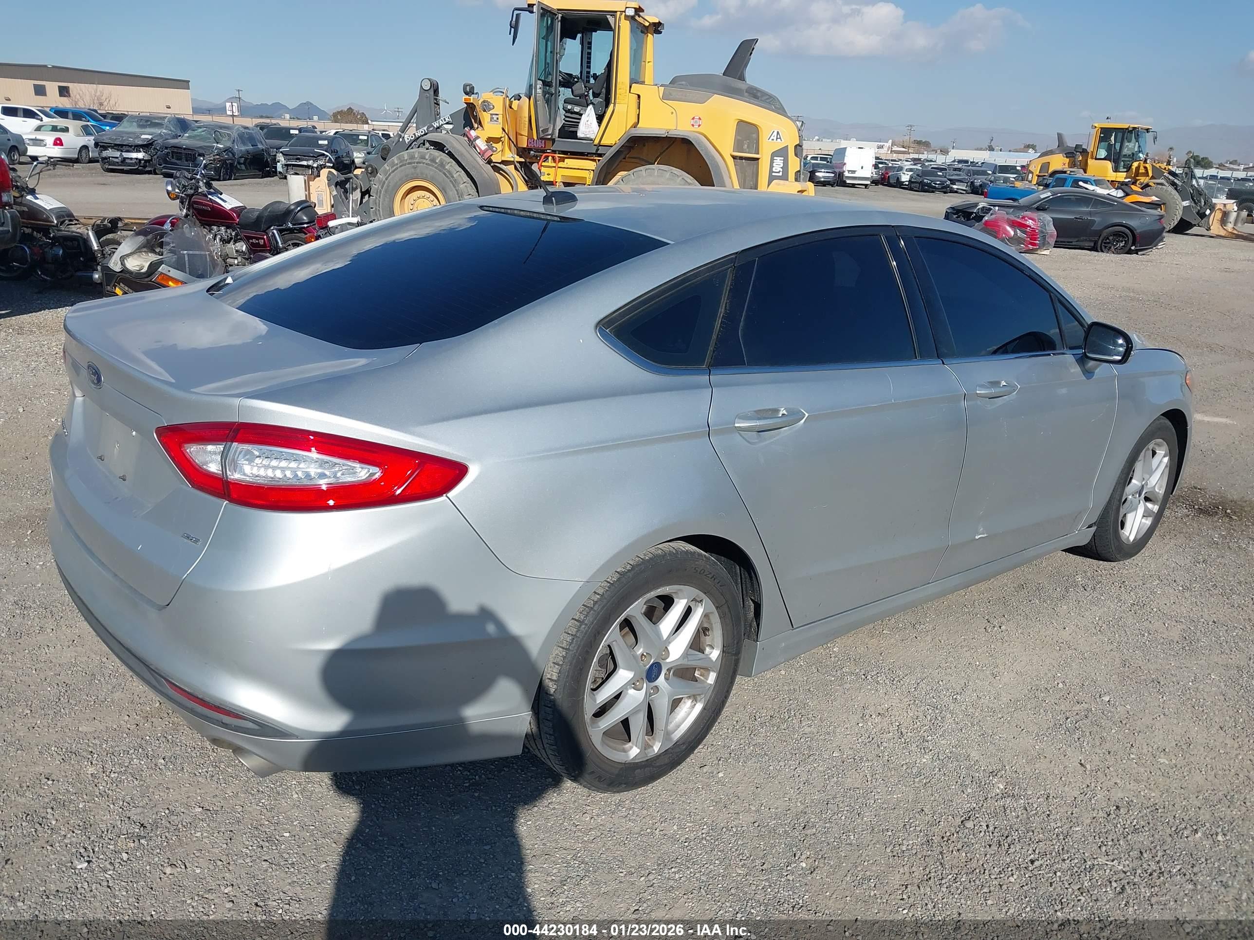 FORD FUSION image 4