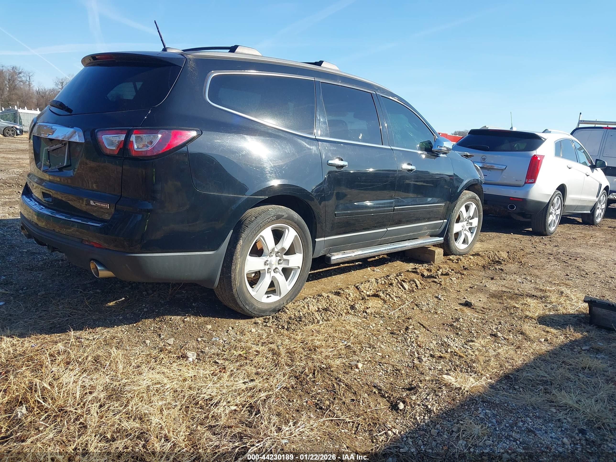 CHEVROLET TRAVERSE image 4