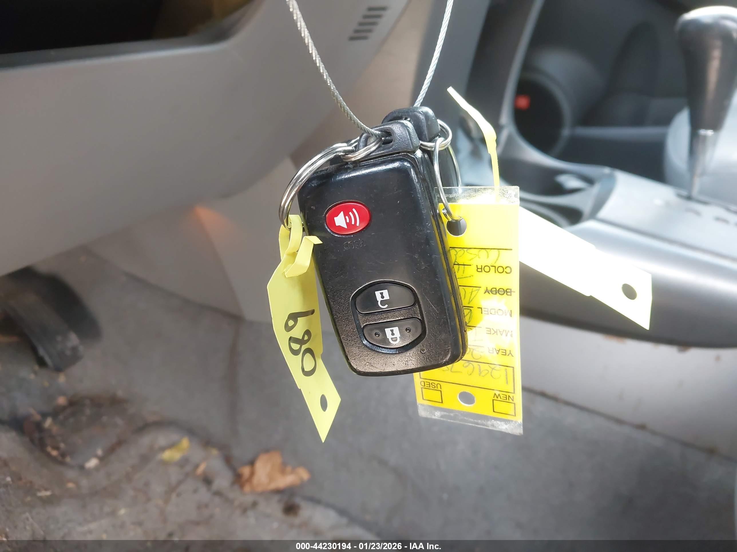 TOYOTA RAV4 image 11