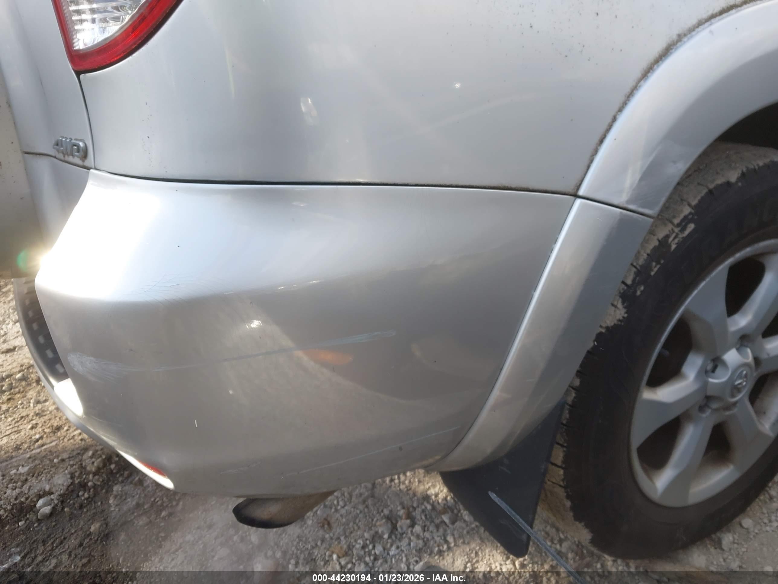 TOYOTA RAV4 image 6