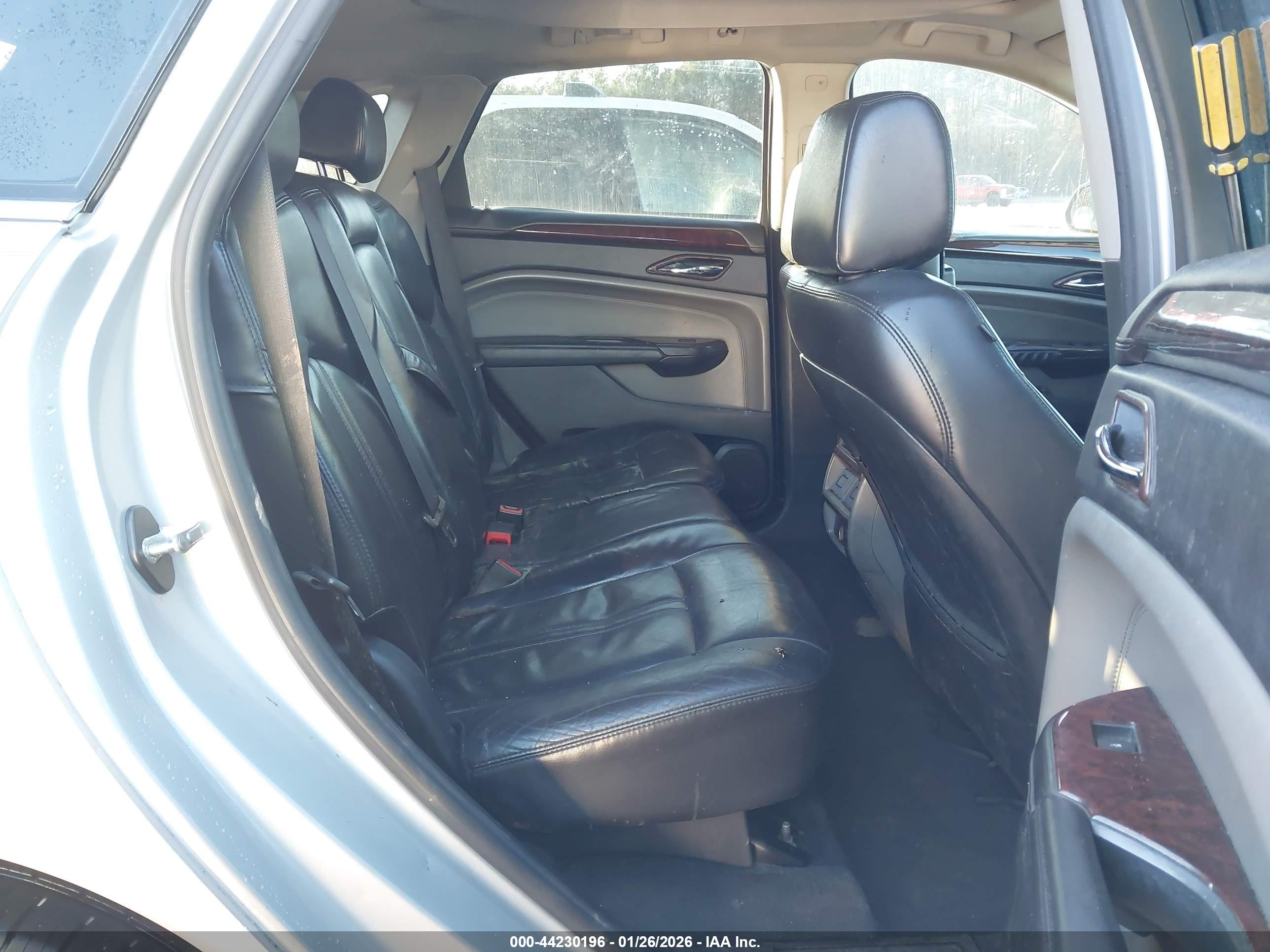CADILLAC SRX image 8