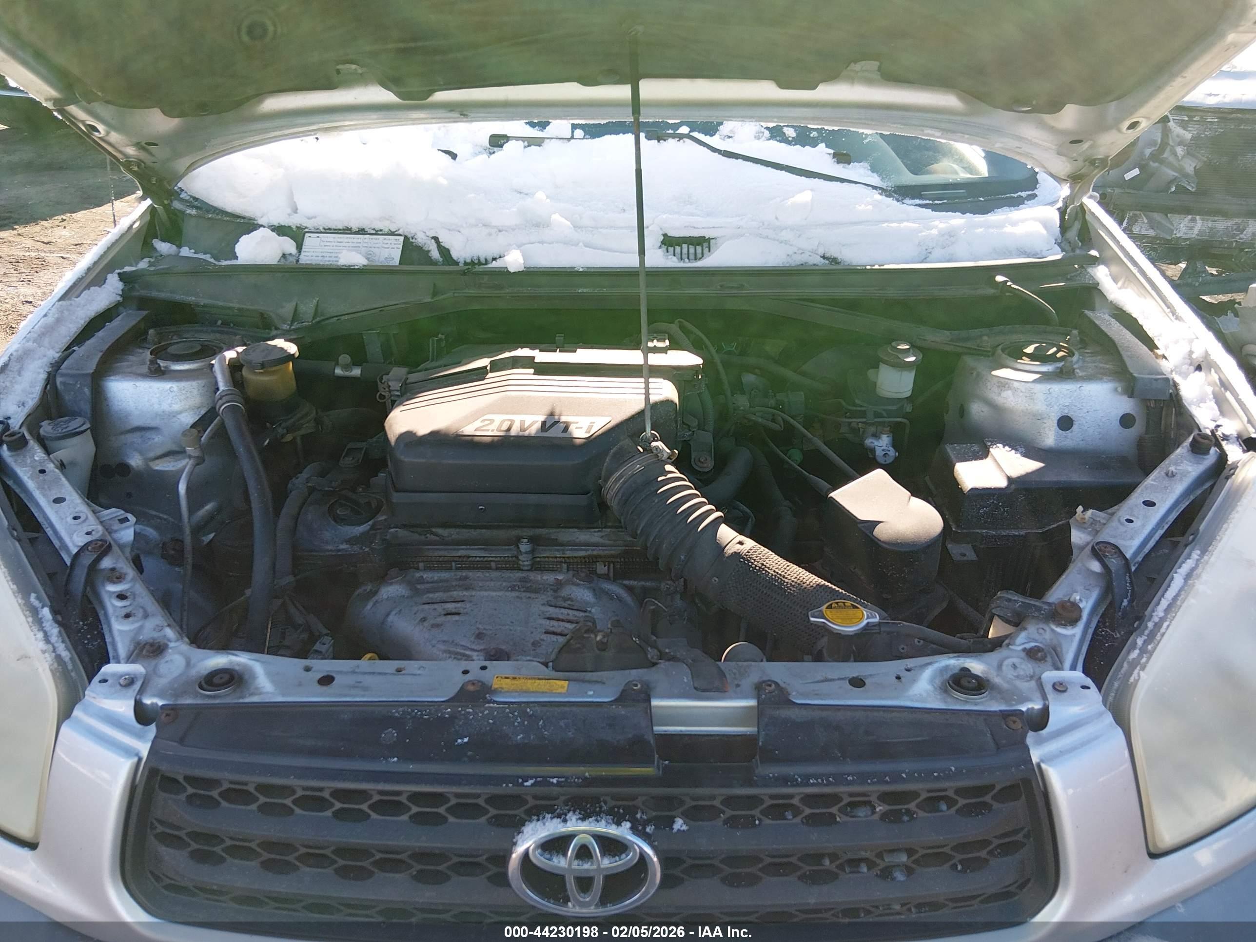 TOYOTA RAV4 image 10