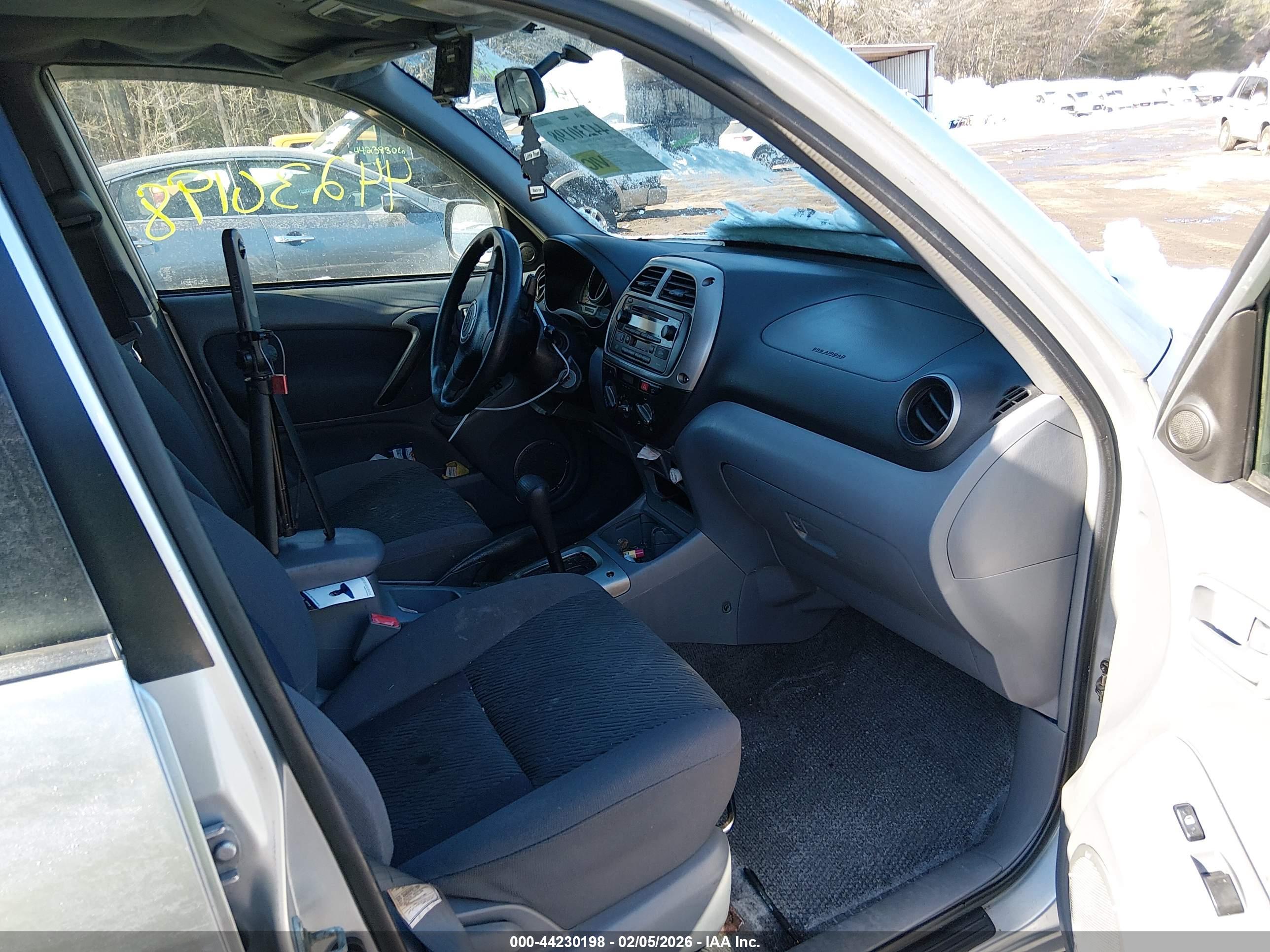 TOYOTA RAV4 image 5